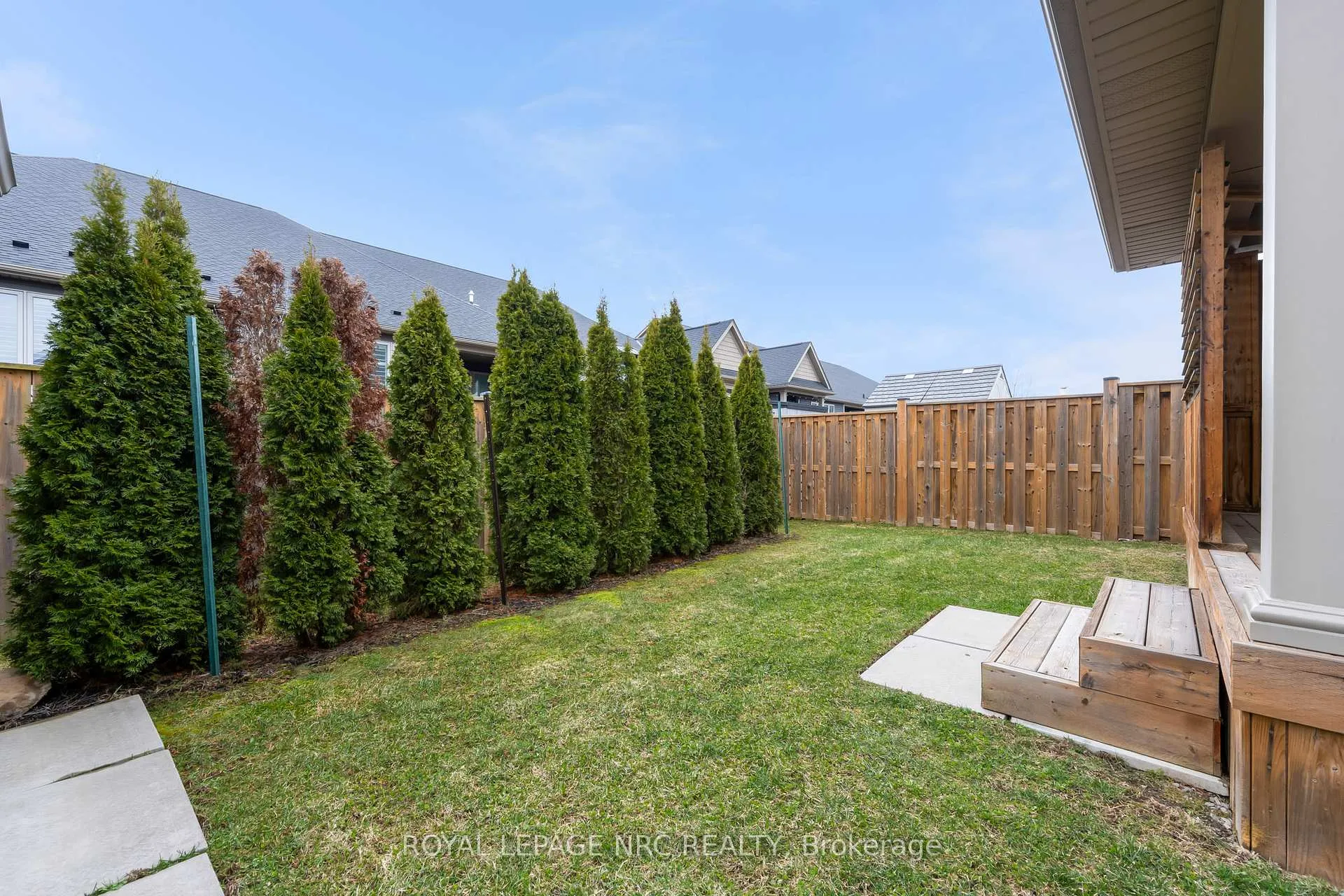 Photo 4 of 25 Mcfarland Street, Thorold, Hurricane/Merrittville — HOMEH