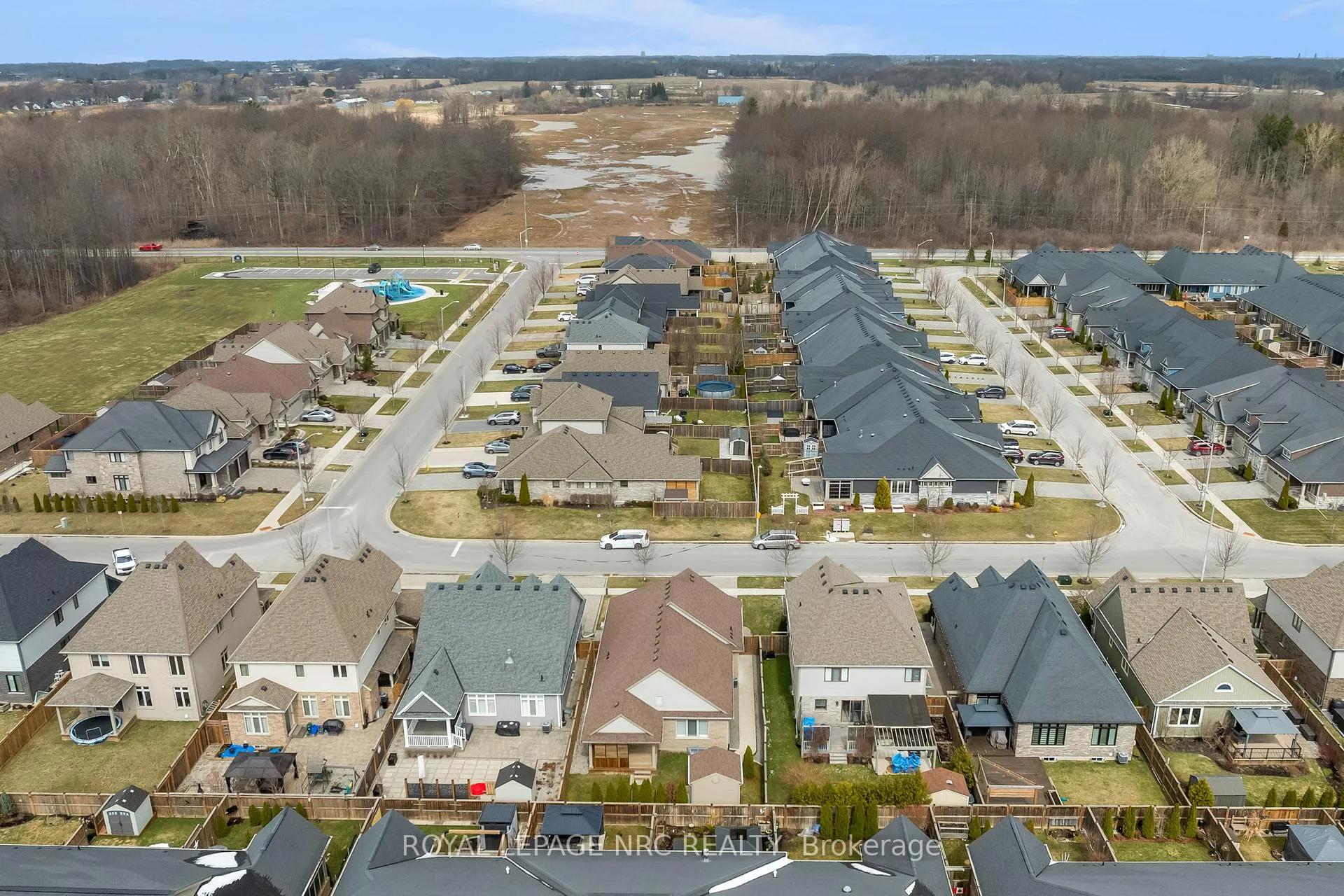 Photo 35 of 25 Mcfarland Street, Thorold, Hurricane/Merrittville — HOMEH