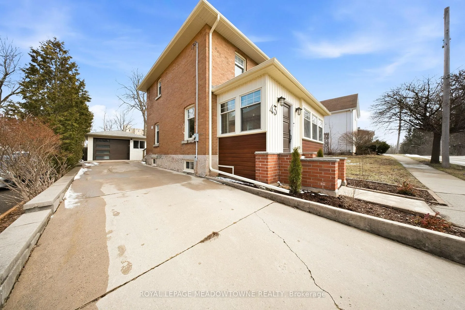 Photo 7 of 43 Frederick Street, Halton Hills, Acton — HOMEH