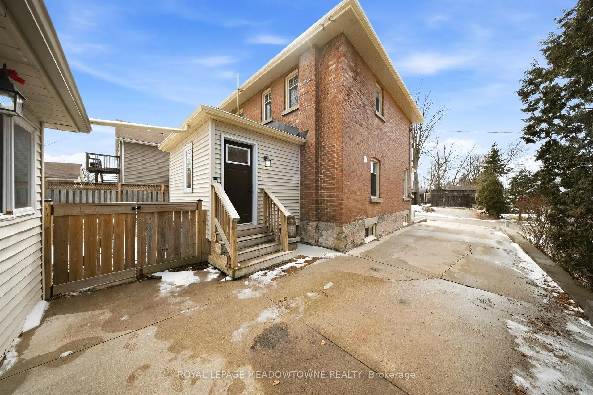 Photo 44 of 43 Frederick Street, Halton Hills, Acton — HOMEH