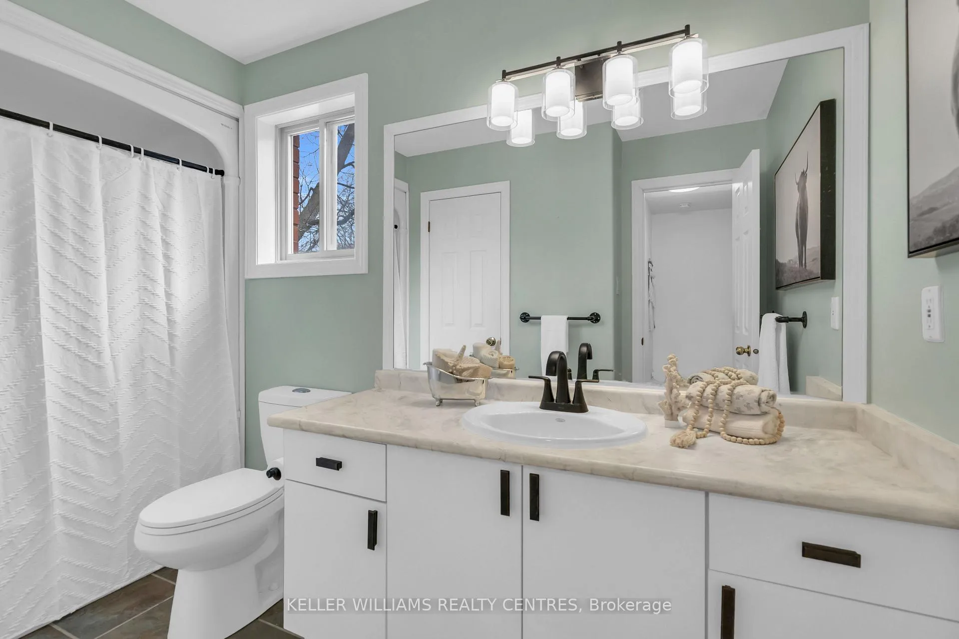 Photo 15 of 163A Owen Street, Barrie, Wellington — HOMEH