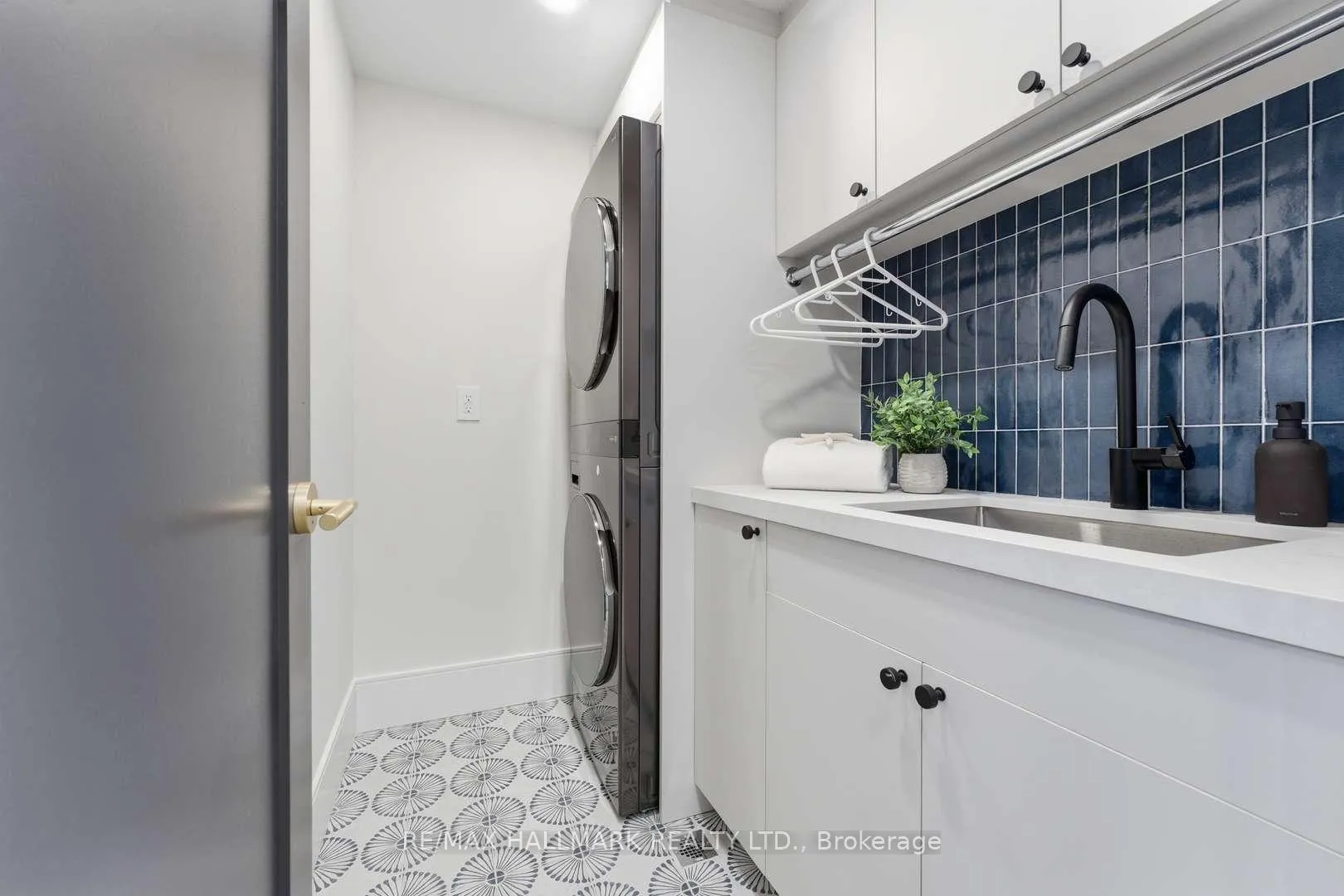 Photo 24 of 73A Garden Avenue, Toronto, Roncesvalles — HOMEH