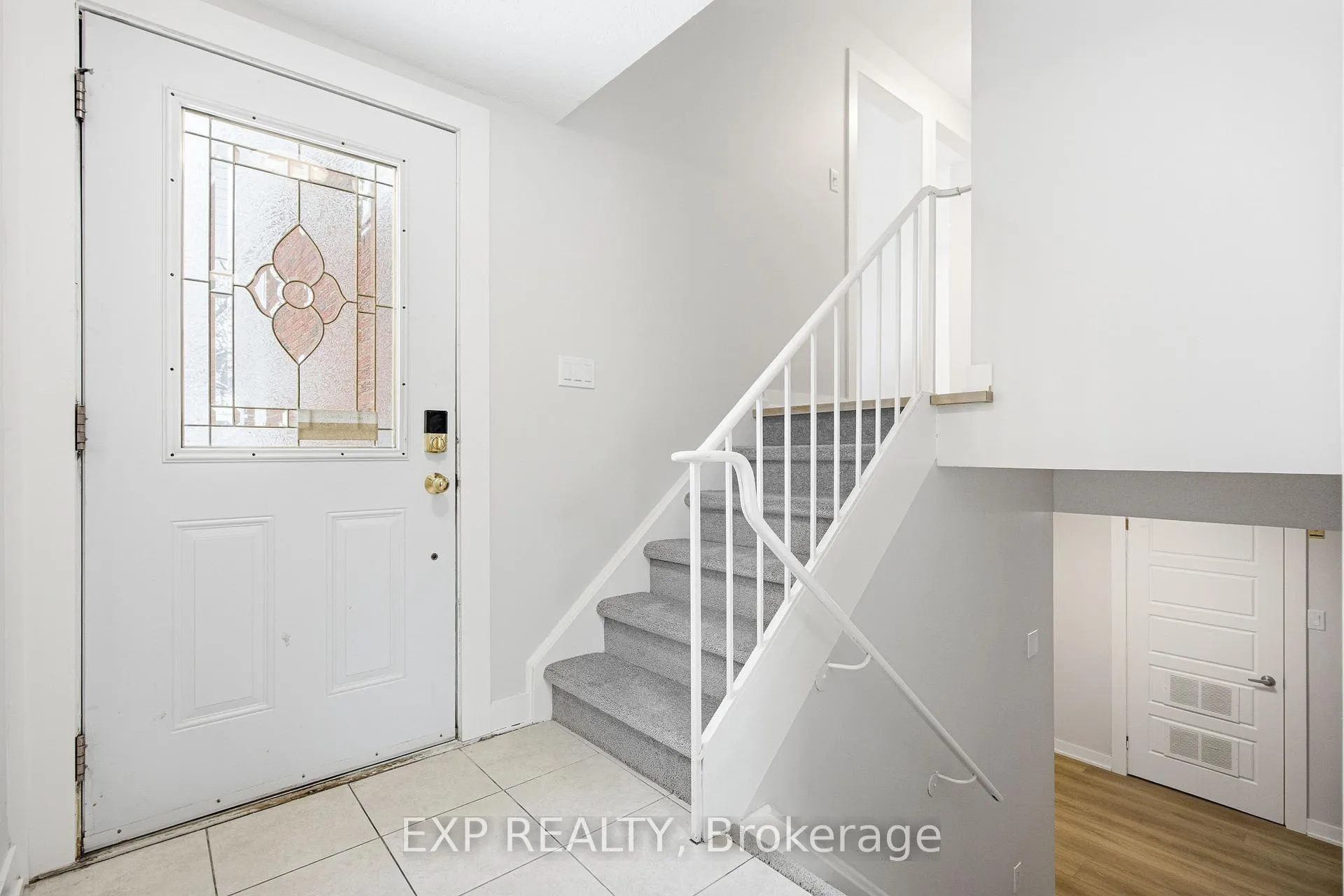Photo 3 of 46 Charkay Street, Ottawa, Borden Farm/Stewart Farm/Carleton Heights/Parkwood Hills — HOMEH