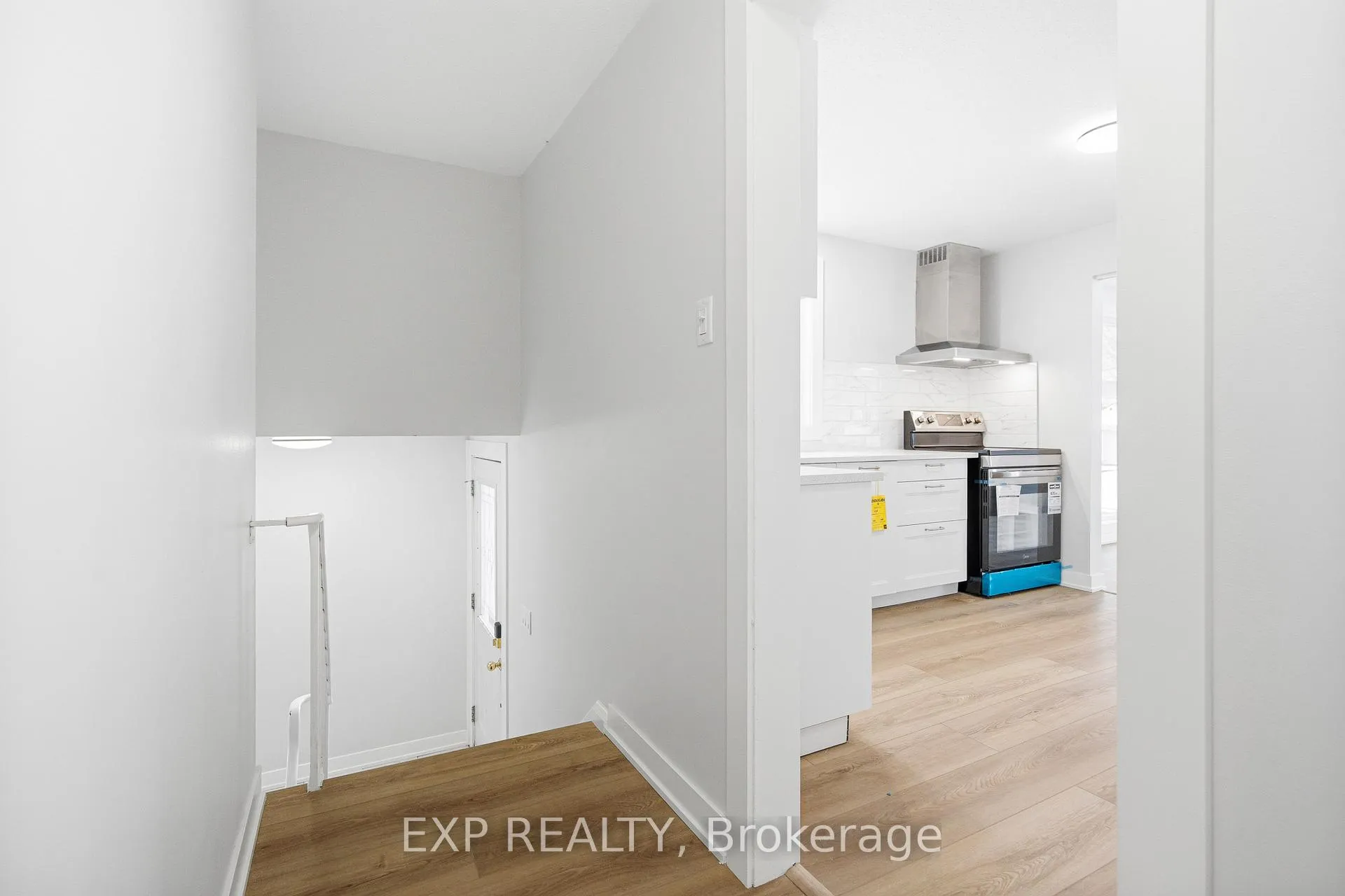 Photo 4 of 46 Charkay Street, Ottawa, Borden Farm/Stewart Farm/Carleton Heights/Parkwood Hills — HOMEH