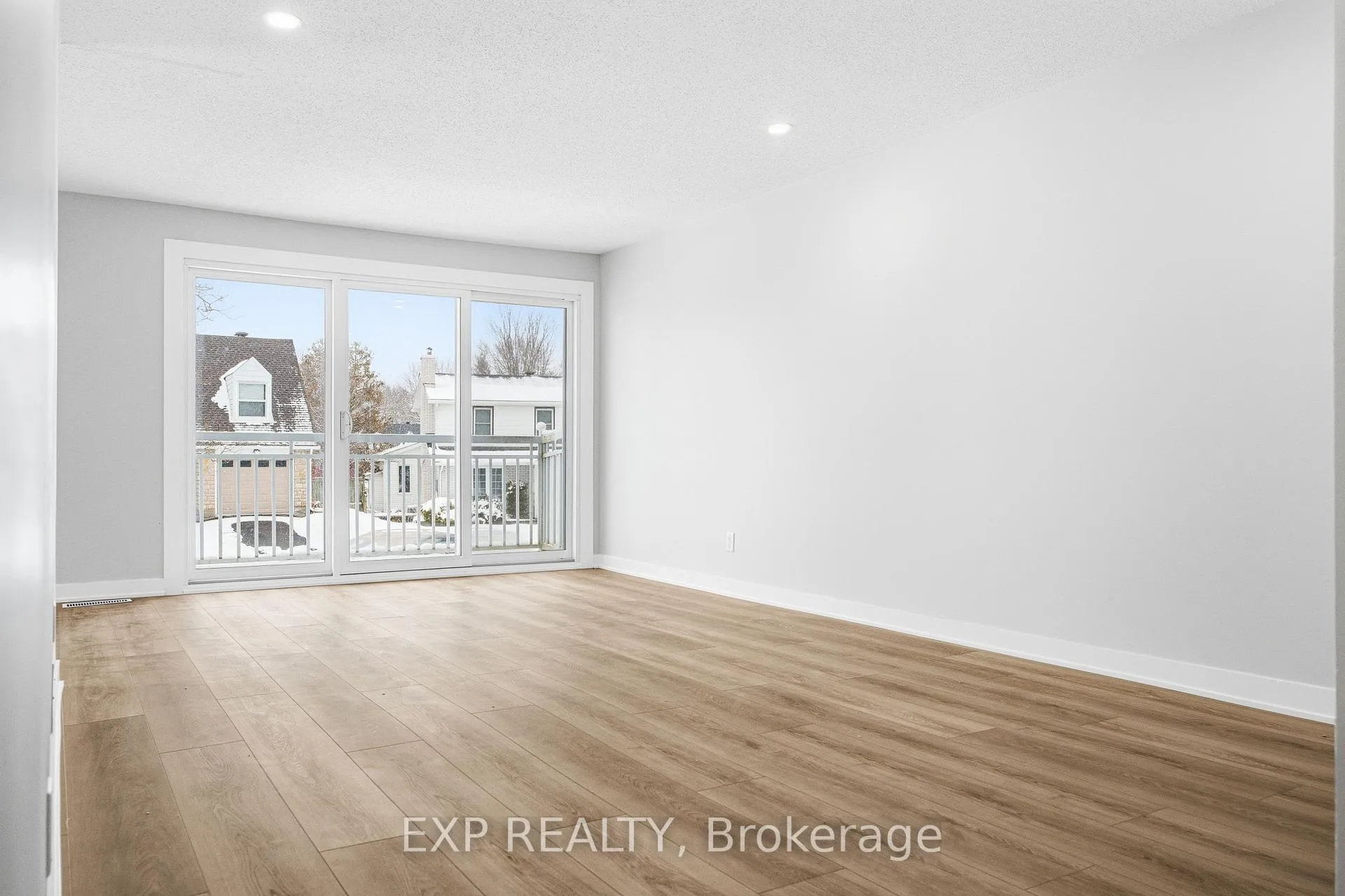 Photo 12 of 46 Charkay Street, Ottawa, Borden Farm/Stewart Farm/Carleton Heights/Parkwood Hills — HOMEH