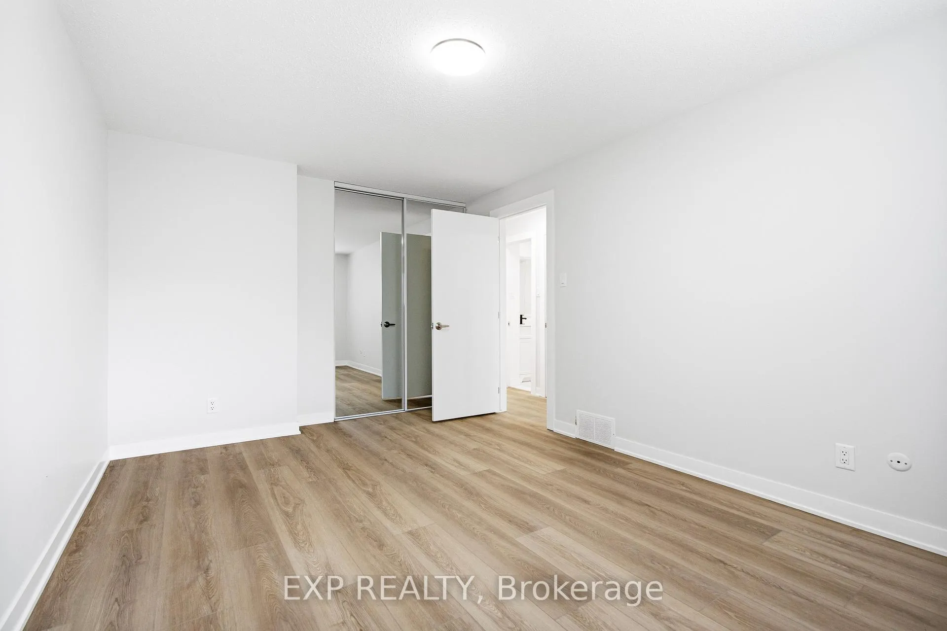 Photo 19 of 46 Charkay Street, Ottawa, Borden Farm/Stewart Farm/Carleton Heights/Parkwood Hills — HOMEH