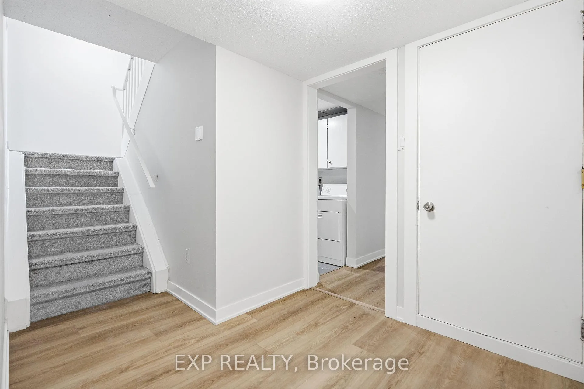 Photo 24 of 46 Charkay Street, Ottawa, Borden Farm/Stewart Farm/Carleton Heights/Parkwood Hills — HOMEH