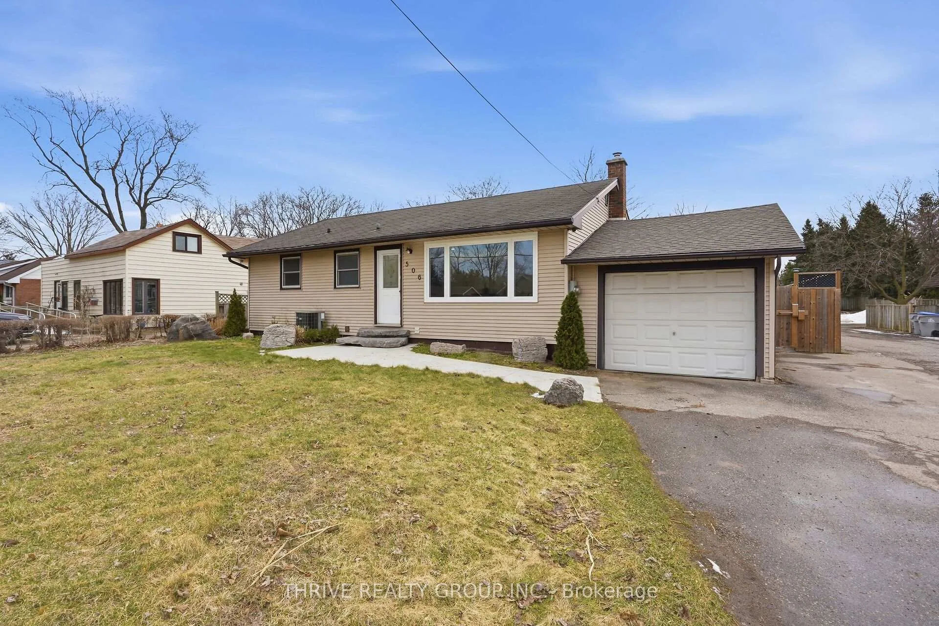 Photo 2 of 506 Metcalfe Street E, Strathroy-Caradoc, SE — HOMEH
