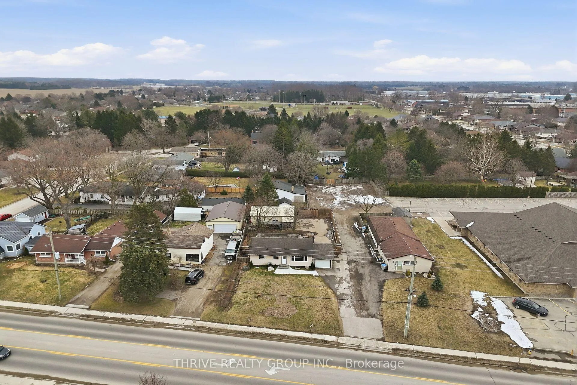 Photo 3 of 506 Metcalfe Street E, Strathroy-Caradoc, SE — HOMEH