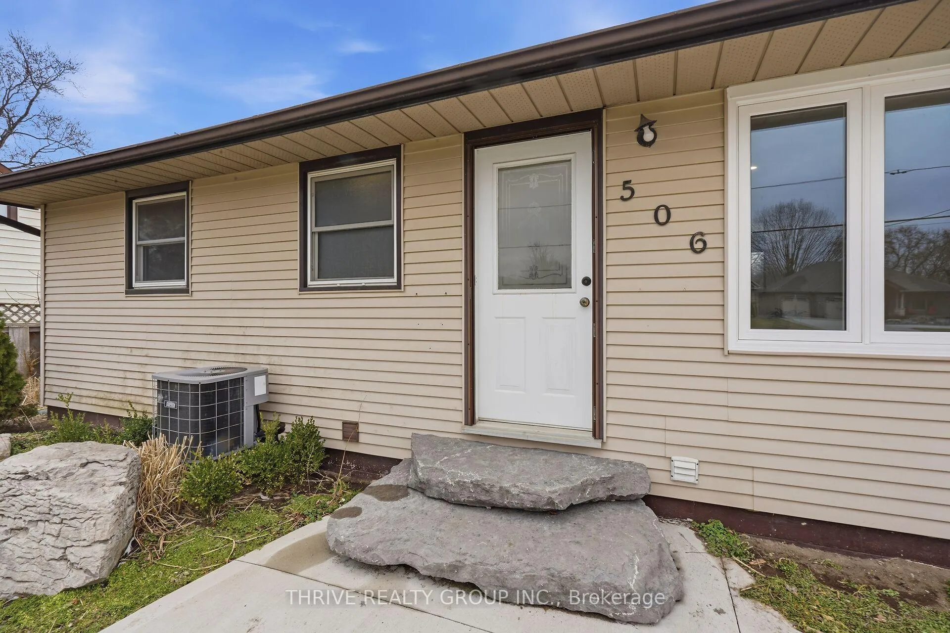 Photo 4 of 506 Metcalfe Street E, Strathroy-Caradoc, SE — HOMEH