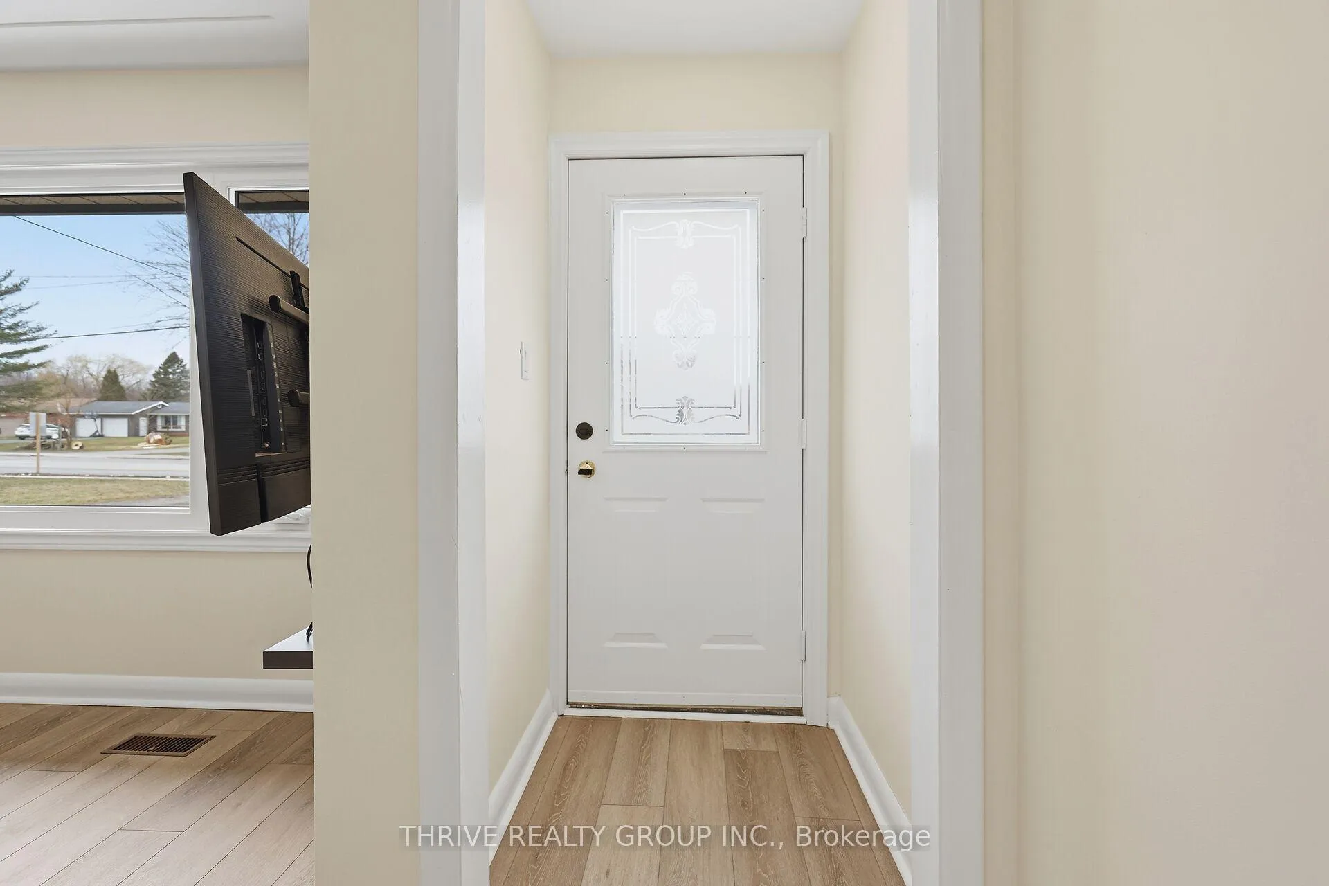 Photo 5 of 506 Metcalfe Street E, Strathroy-Caradoc, SE — HOMEH