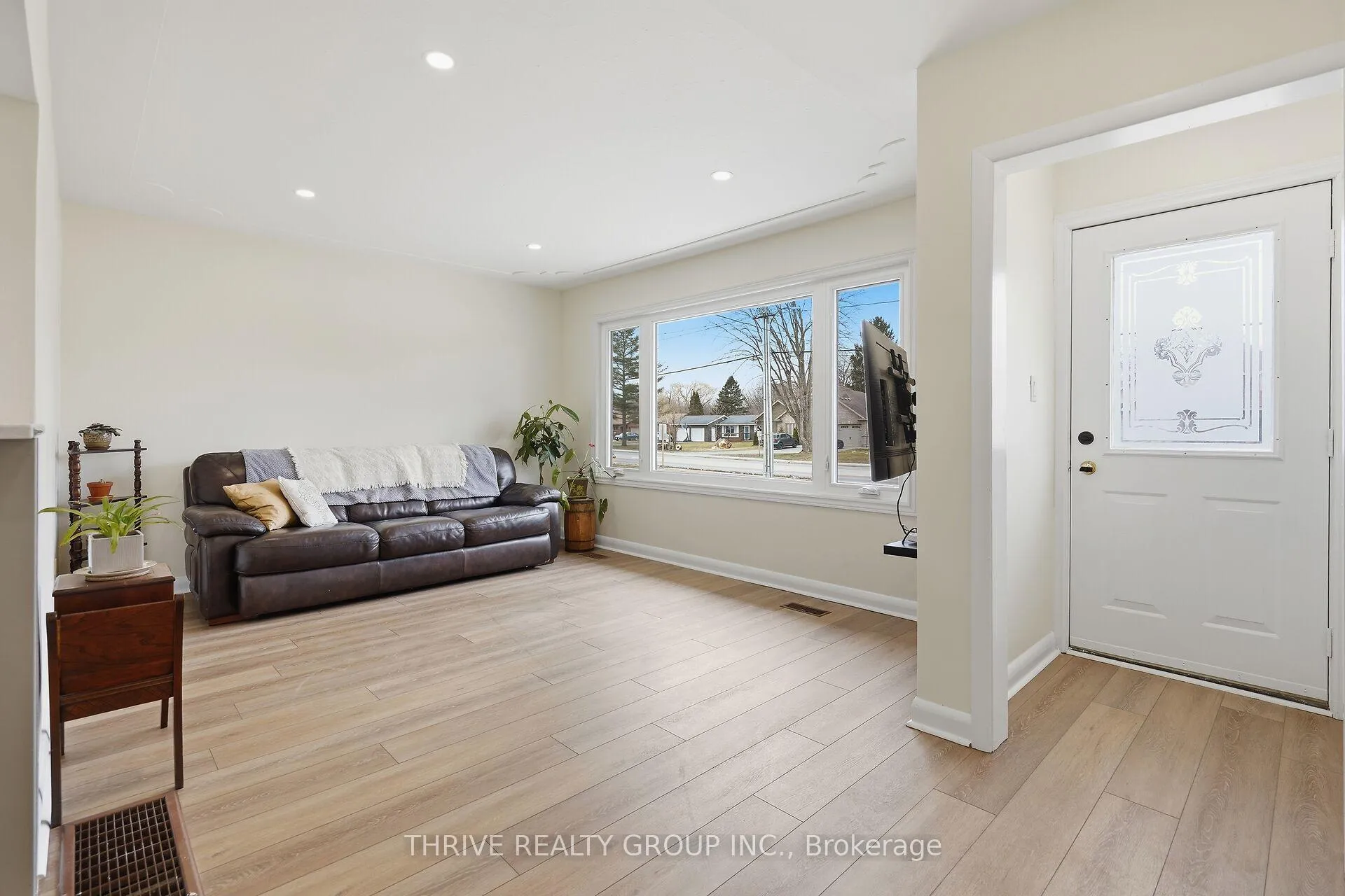Photo 6 of 506 Metcalfe Street E, Strathroy-Caradoc, SE — HOMEH