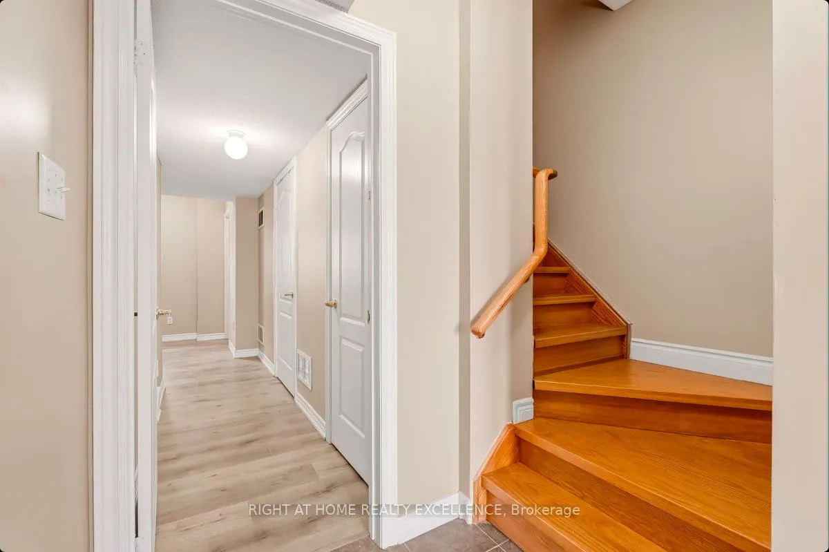 Photo 6 of 33 October Place, Brampton, Bram West — HOMEH