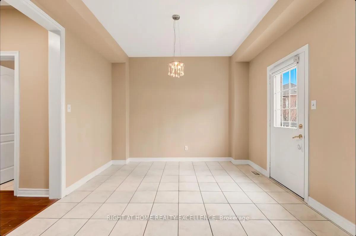 Photo 11 of 33 October Place, Brampton, Bram West — HOMEH