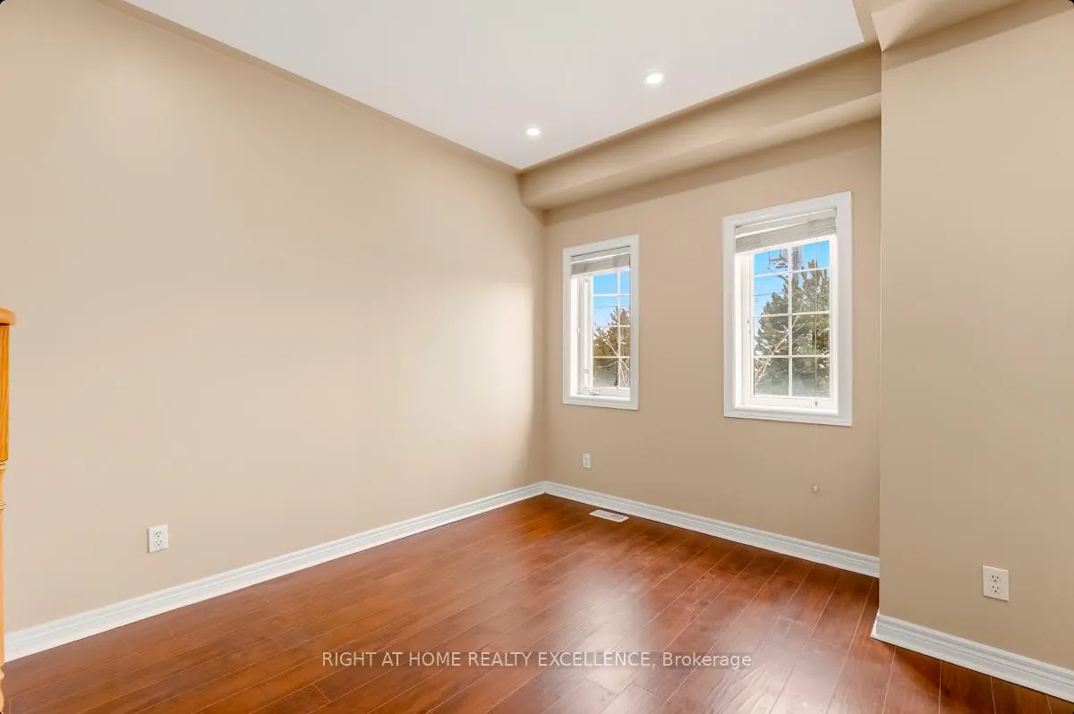 Photo 16 of 33 October Place, Brampton, Bram West — HOMEH