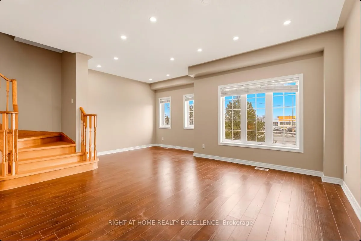 Photo 20 of 33 October Place, Brampton, Bram West — HOMEH
