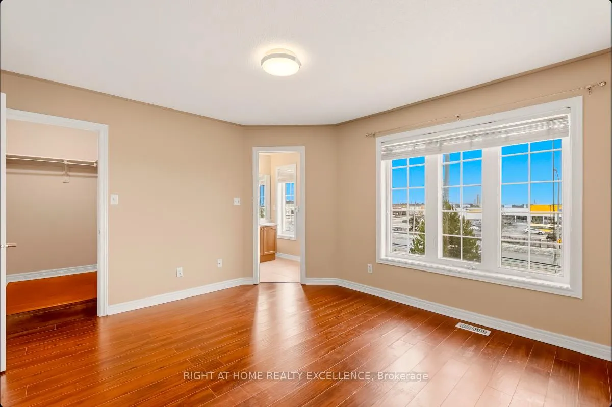 Photo 29 of 33 October Place, Brampton, Bram West — HOMEH