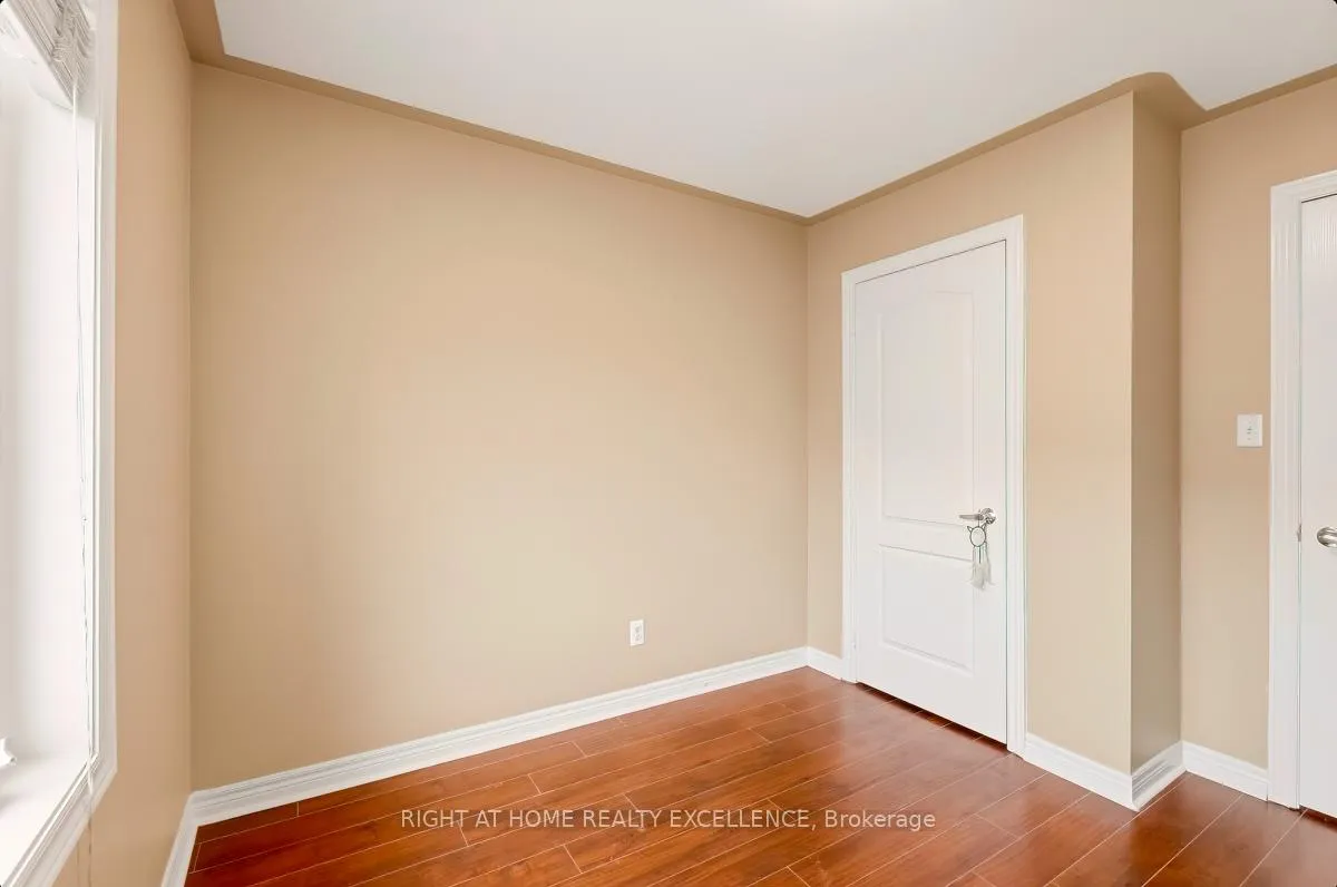 Photo 35 of 33 October Place, Brampton, Bram West — HOMEH