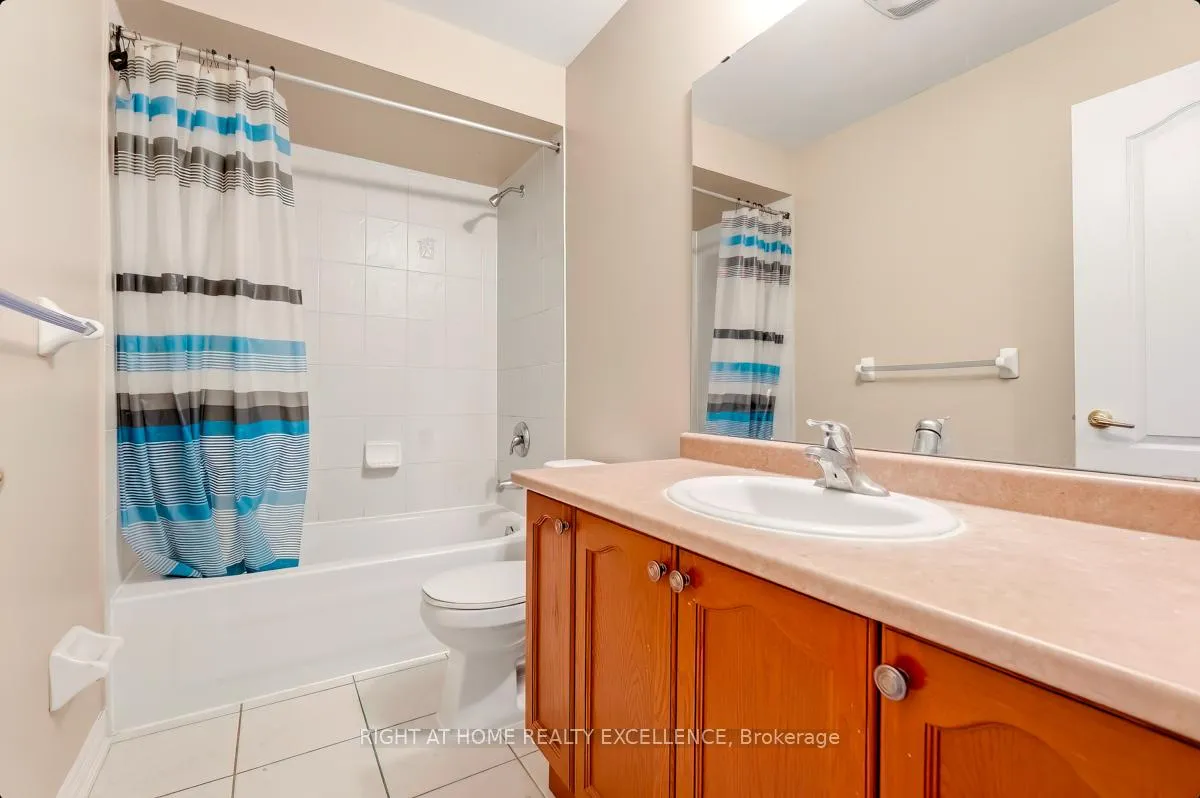 Photo 38 of 33 October Place, Brampton, Bram West — HOMEH