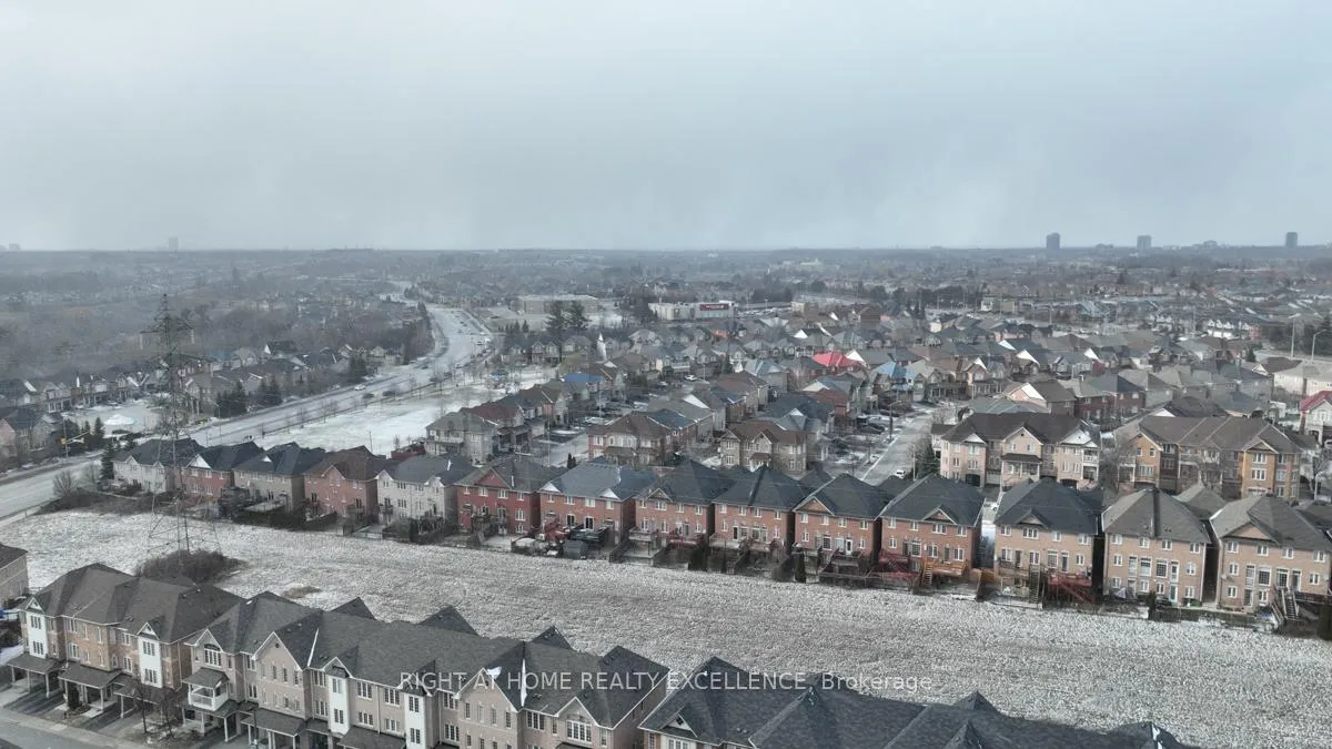 Photo 43 of 33 October Place, Brampton, Bram West — HOMEH