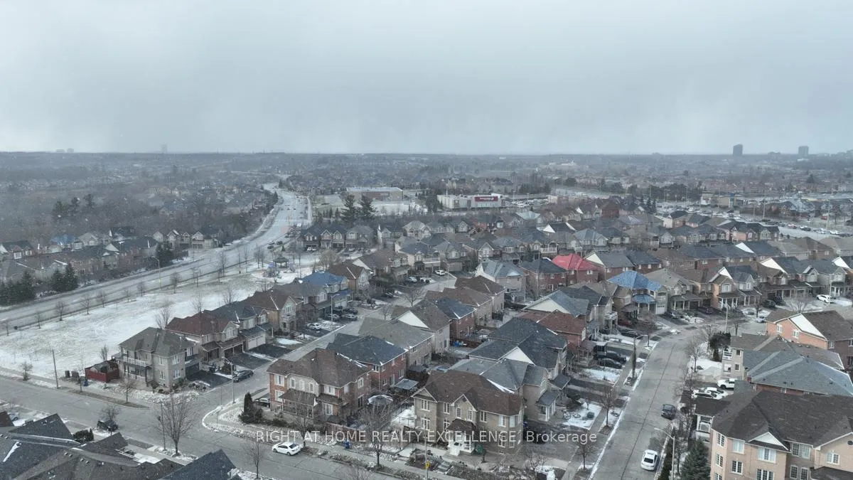 Photo 45 of 33 October Place, Brampton, Bram West — HOMEH