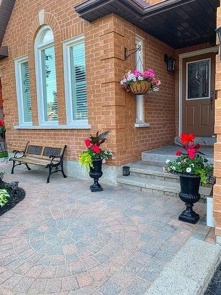 Front of 61 Silverbirch Place