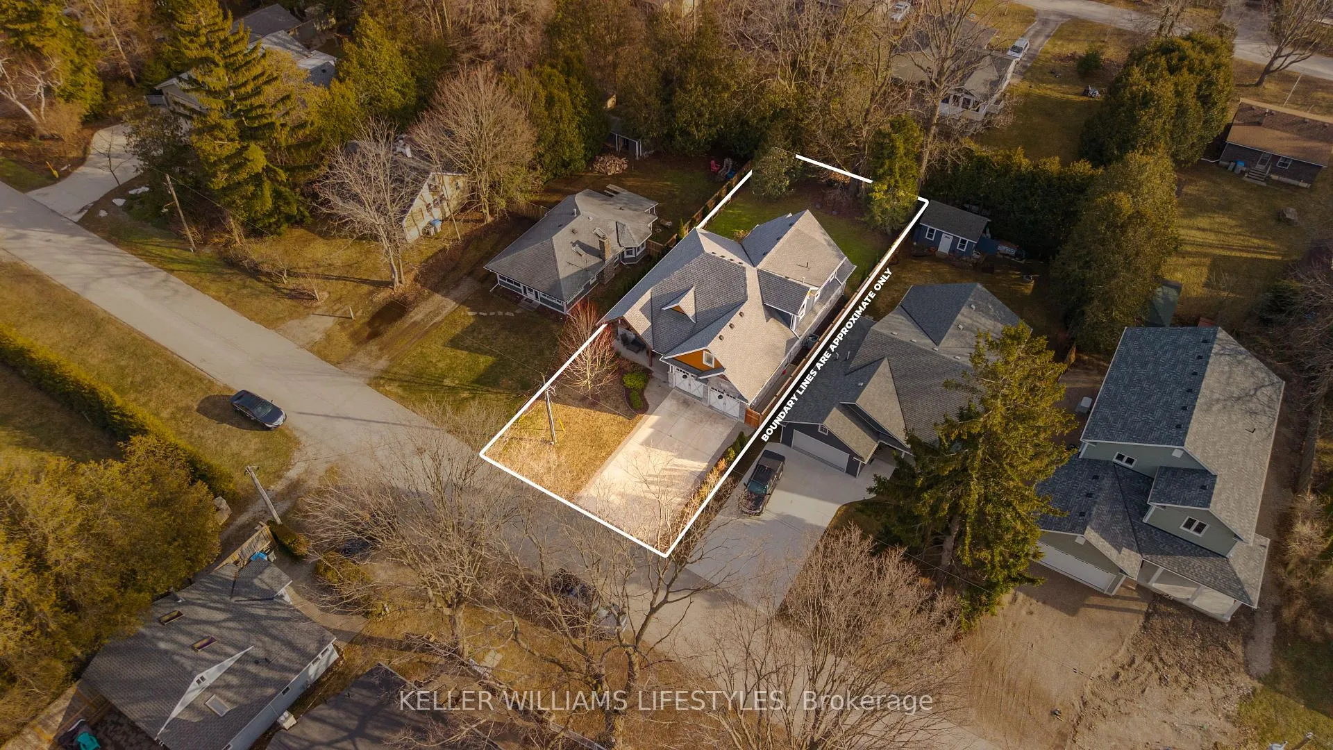 Photo 4 of 22 Delevan Street, Bluewater, Bayfield — HOMEH
