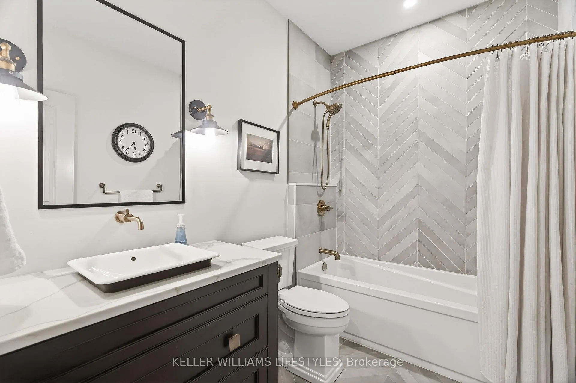 Photo 12 of 22 Delevan Street, Bluewater, Bayfield — HOMEH