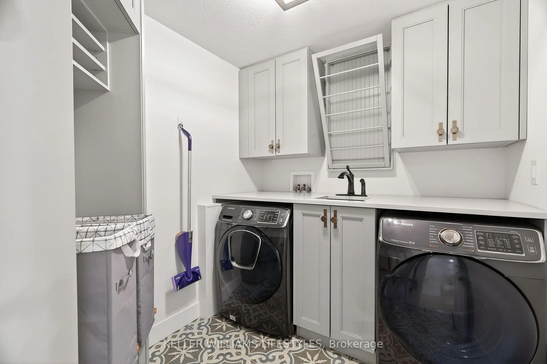 Photo 15 of 22 Delevan Street, Bluewater, Bayfield — HOMEH