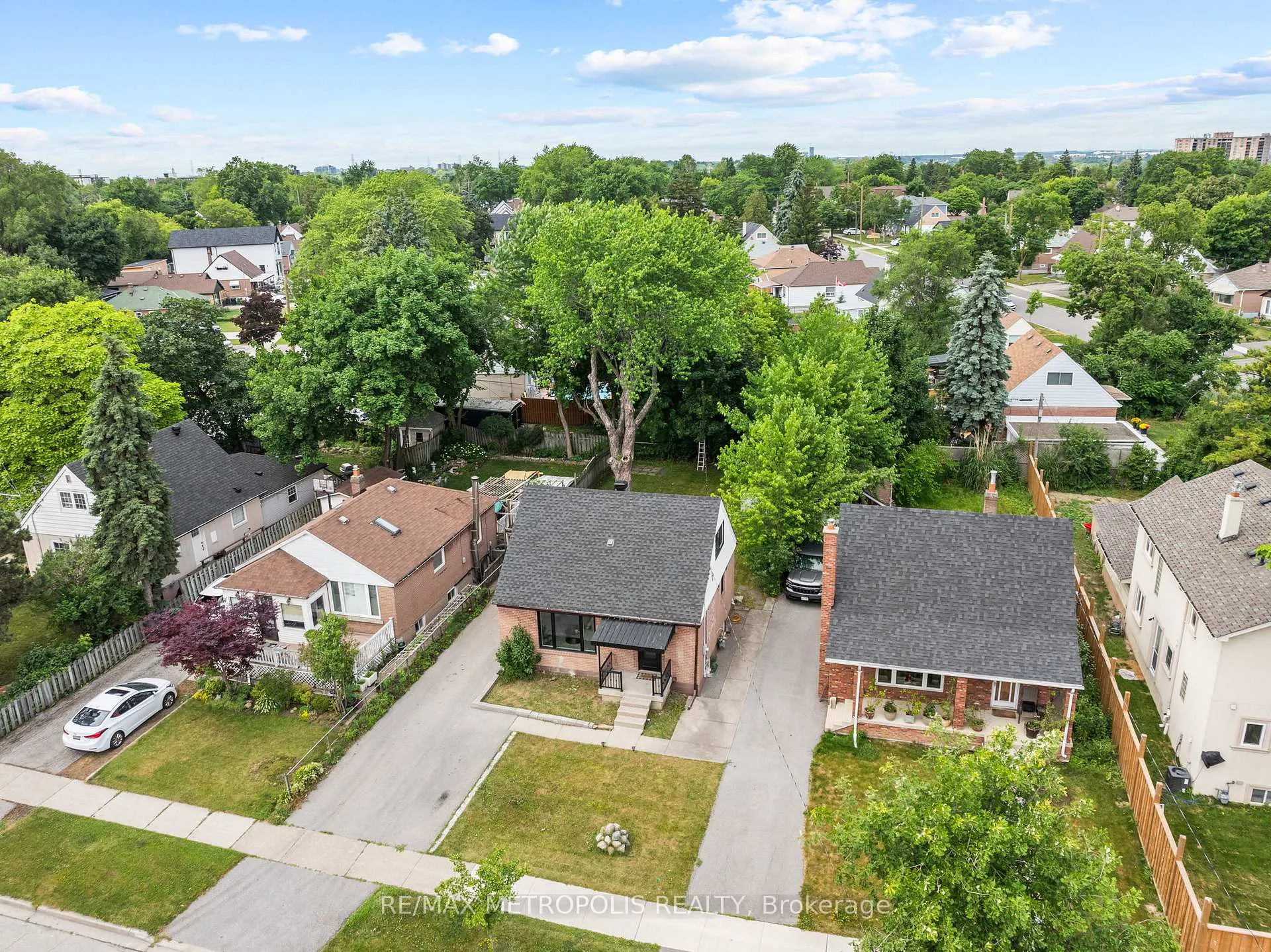 Photo 3 of 96 Allenby Avenue, Etobicoke, Elms-Old Rexdale — HOMEH
