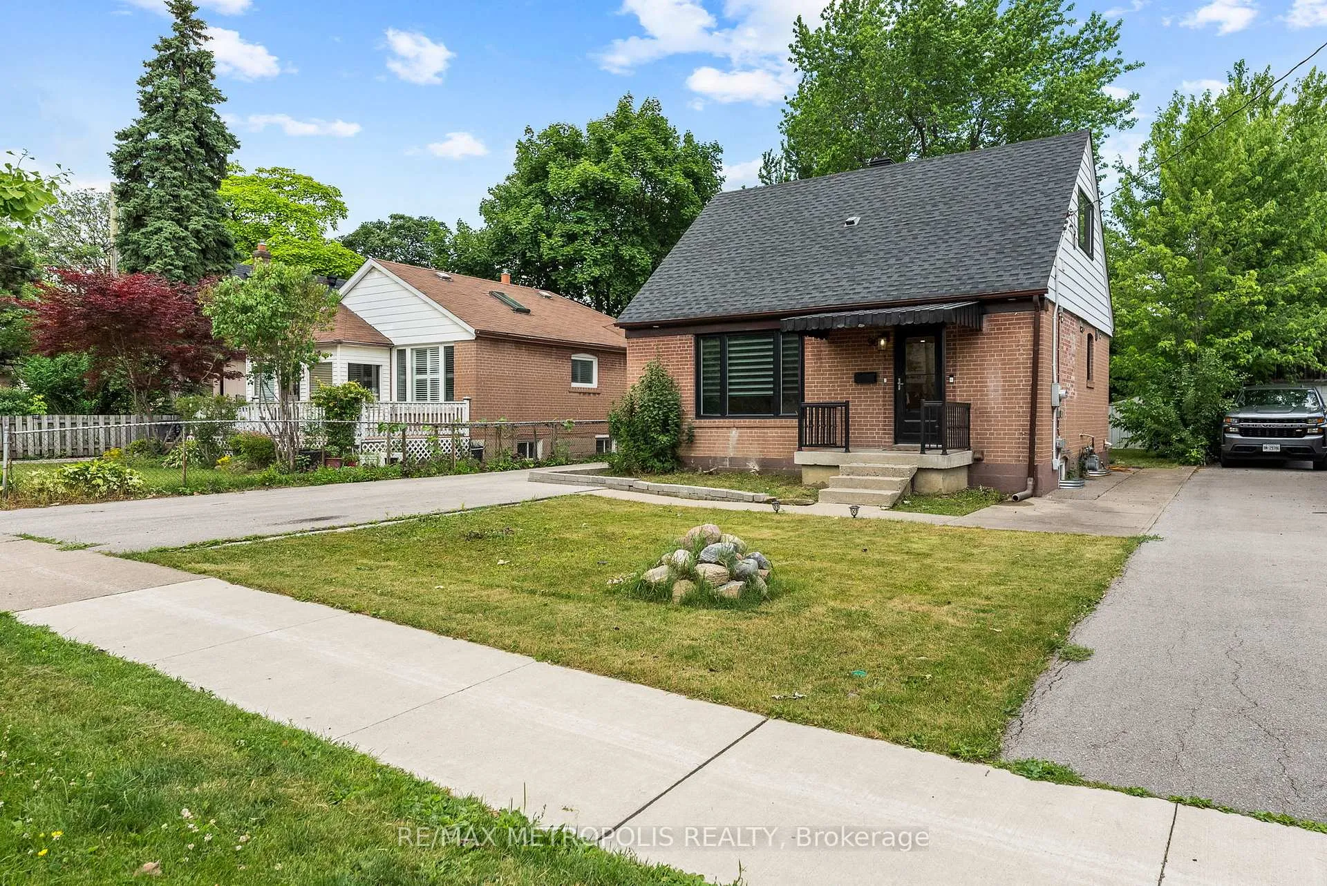 Photo 6 of 96 Allenby Avenue, Etobicoke, Elms-Old Rexdale — HOMEH