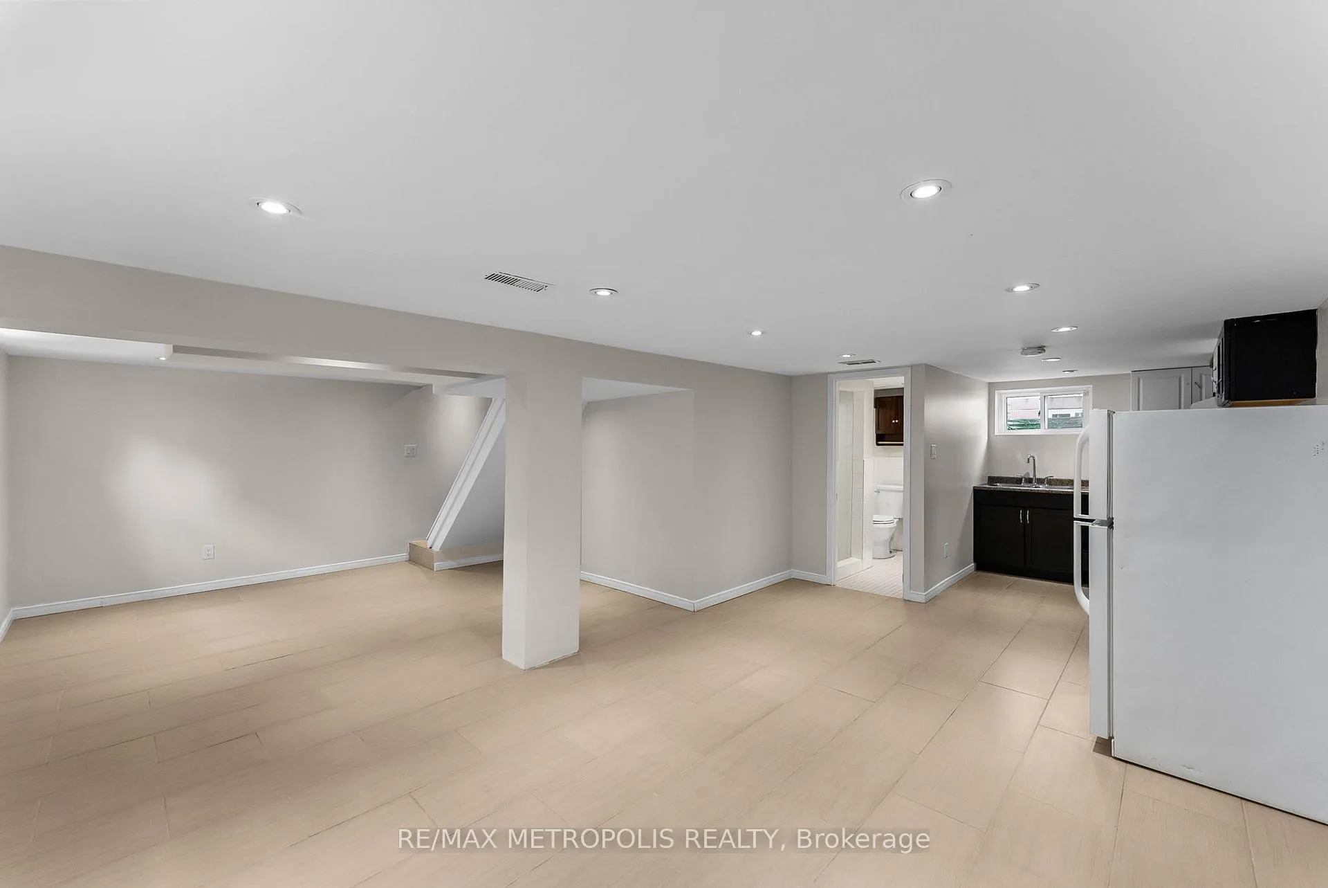 Photo 28 of 96 Allenby Avenue, Etobicoke, Elms-Old Rexdale — HOMEH