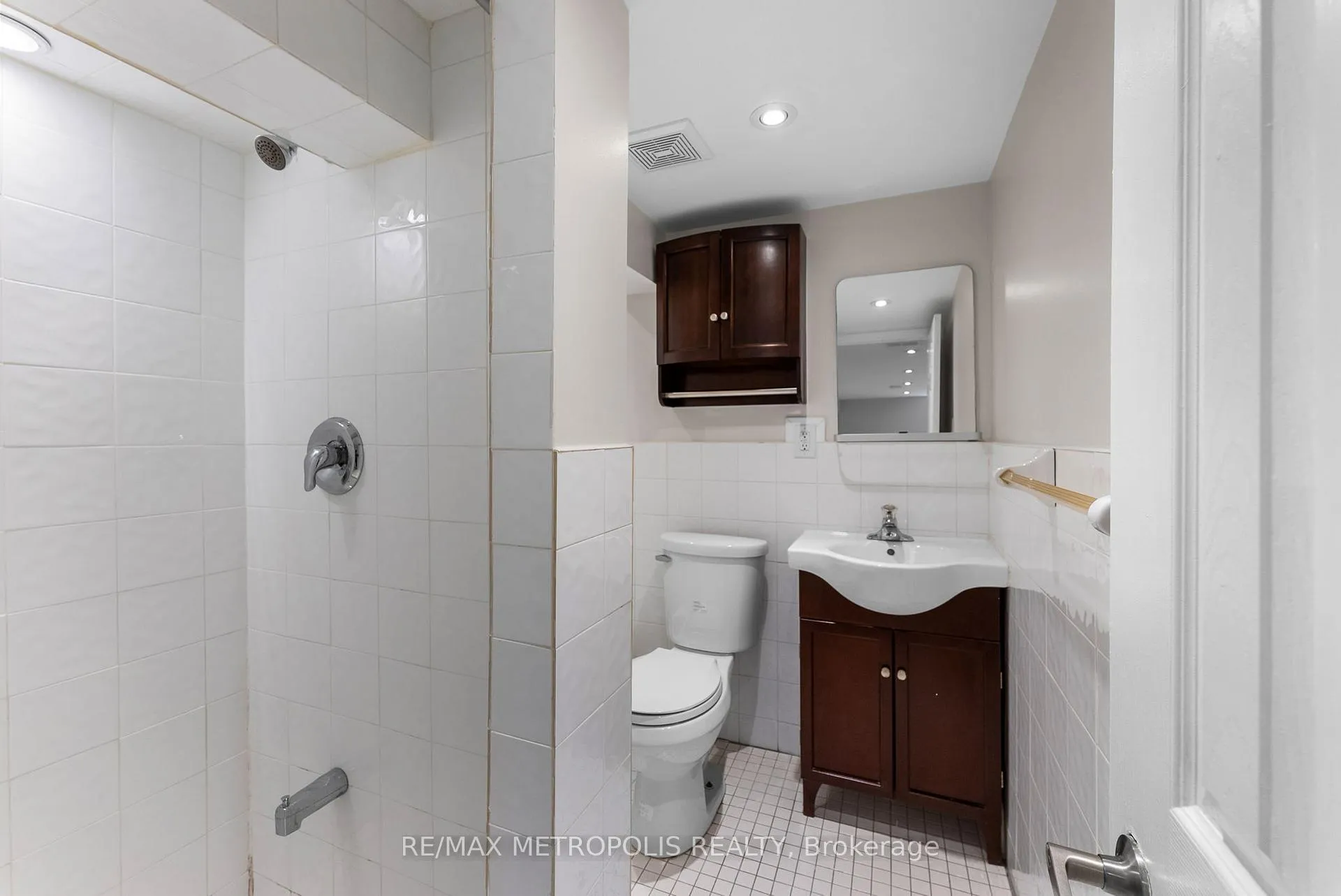 Photo 31 of 96 Allenby Avenue, Etobicoke, Elms-Old Rexdale — HOMEH