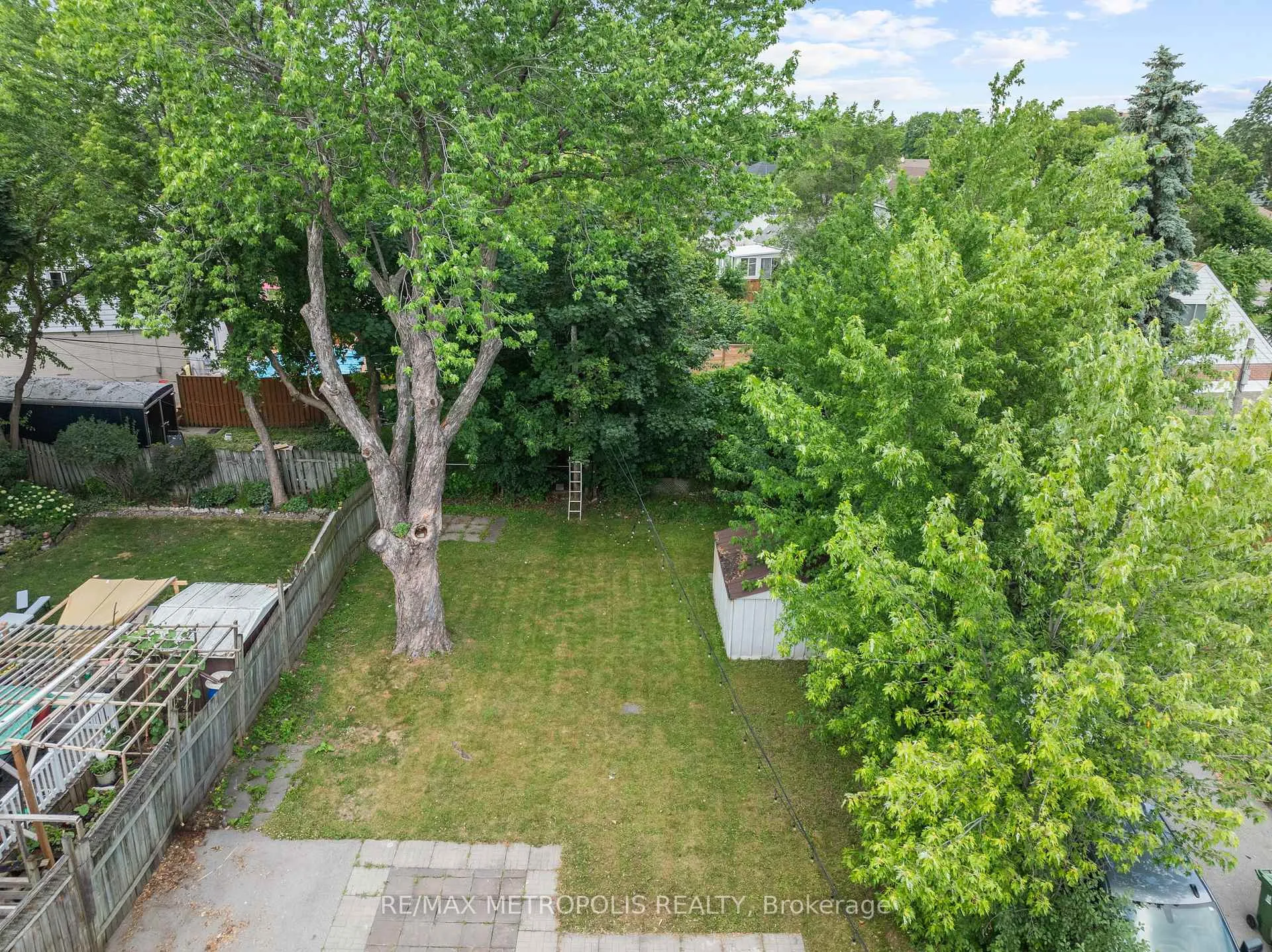 Photo 37 of 96 Allenby Avenue, Etobicoke, Elms-Old Rexdale — HOMEH