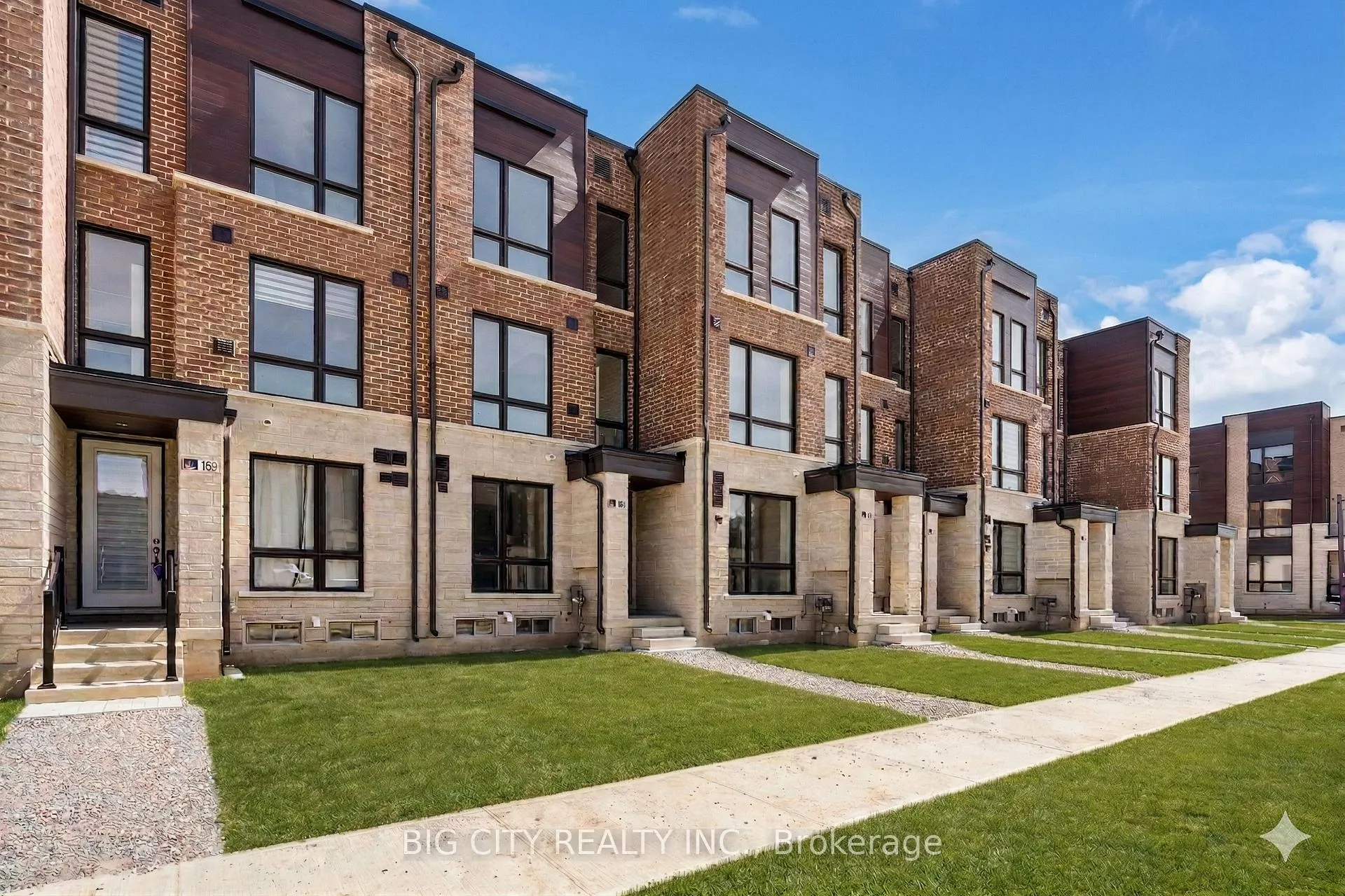 Photo 1 of 101 Stauffer Crescent, Markham, Cornell — HOMEH