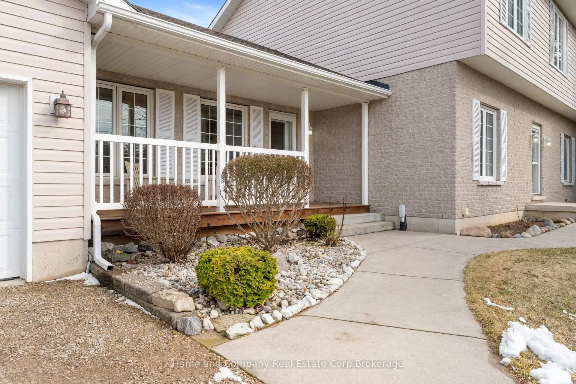 Photo 2 of 30 Carriage Lane, Bluewater, Bayfield — HOMEH