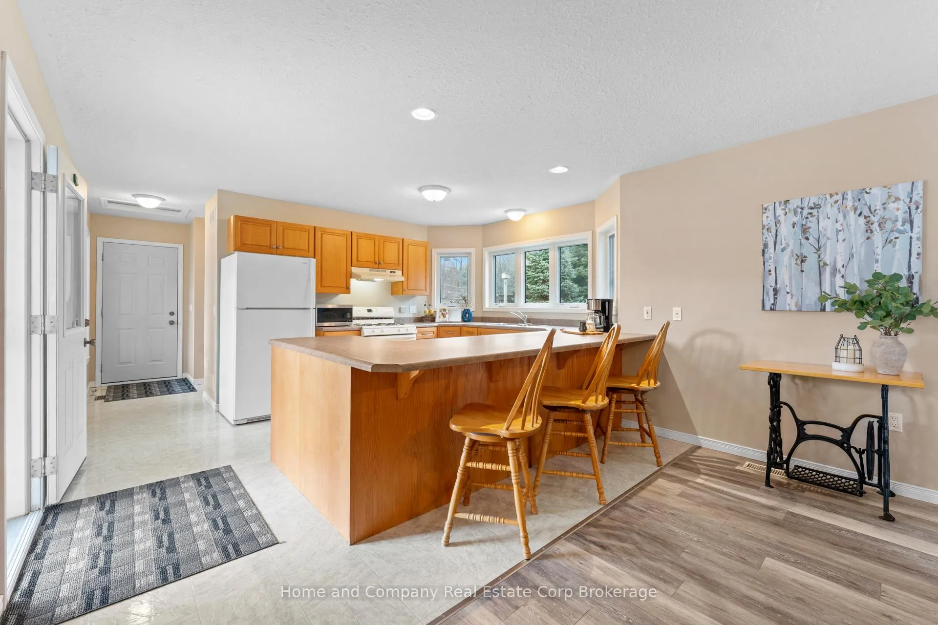 Photo 9 of 30 Carriage Lane, Bluewater, Bayfield — HOMEH