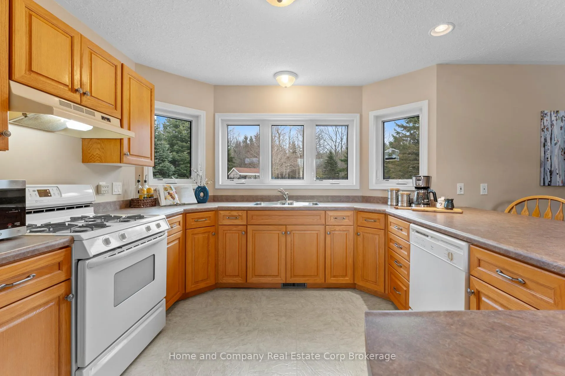 Photo 10 of 30 Carriage Lane, Bluewater, Bayfield — HOMEH
