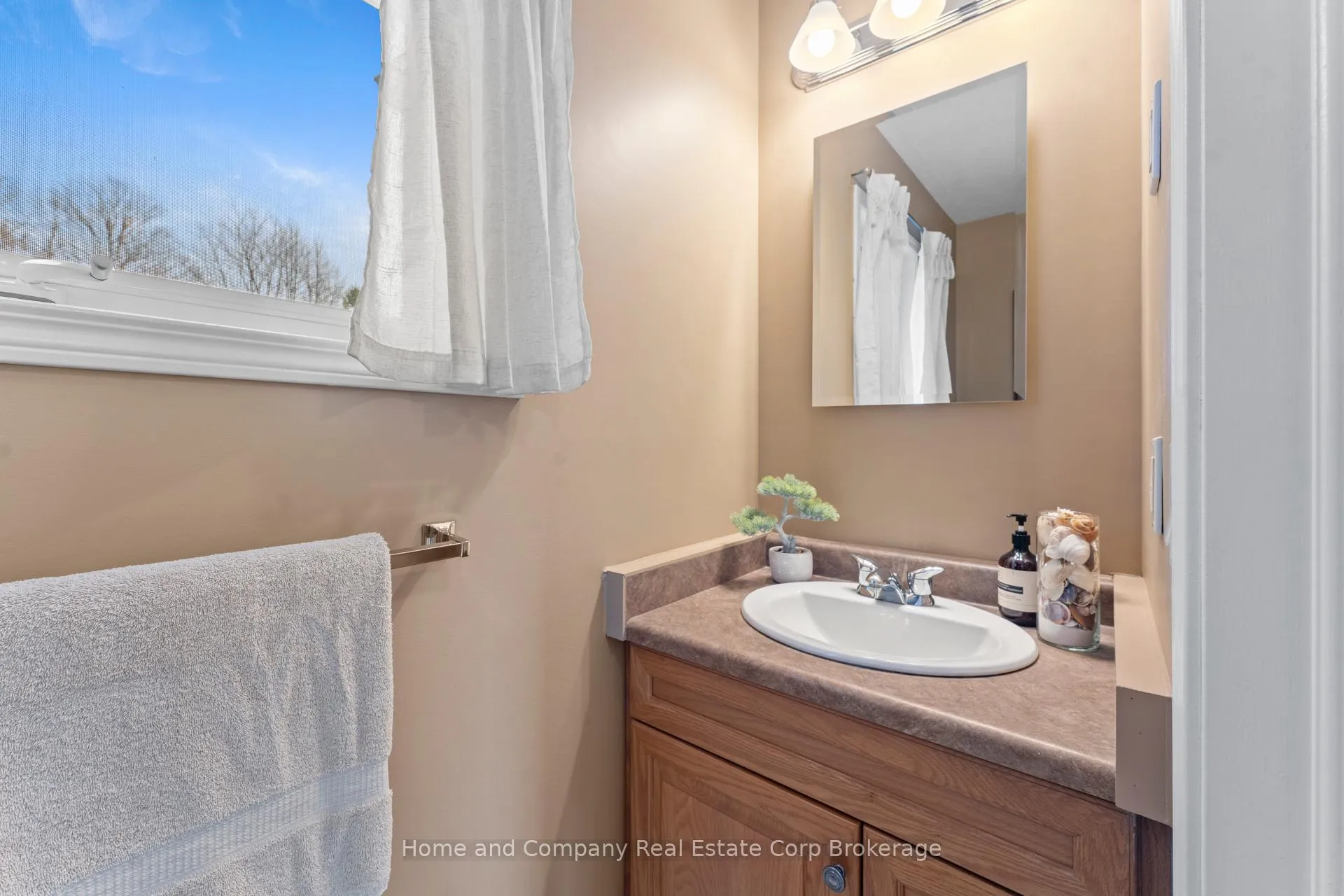 Photo 12 of 30 Carriage Lane, Bluewater, Bayfield — HOMEH