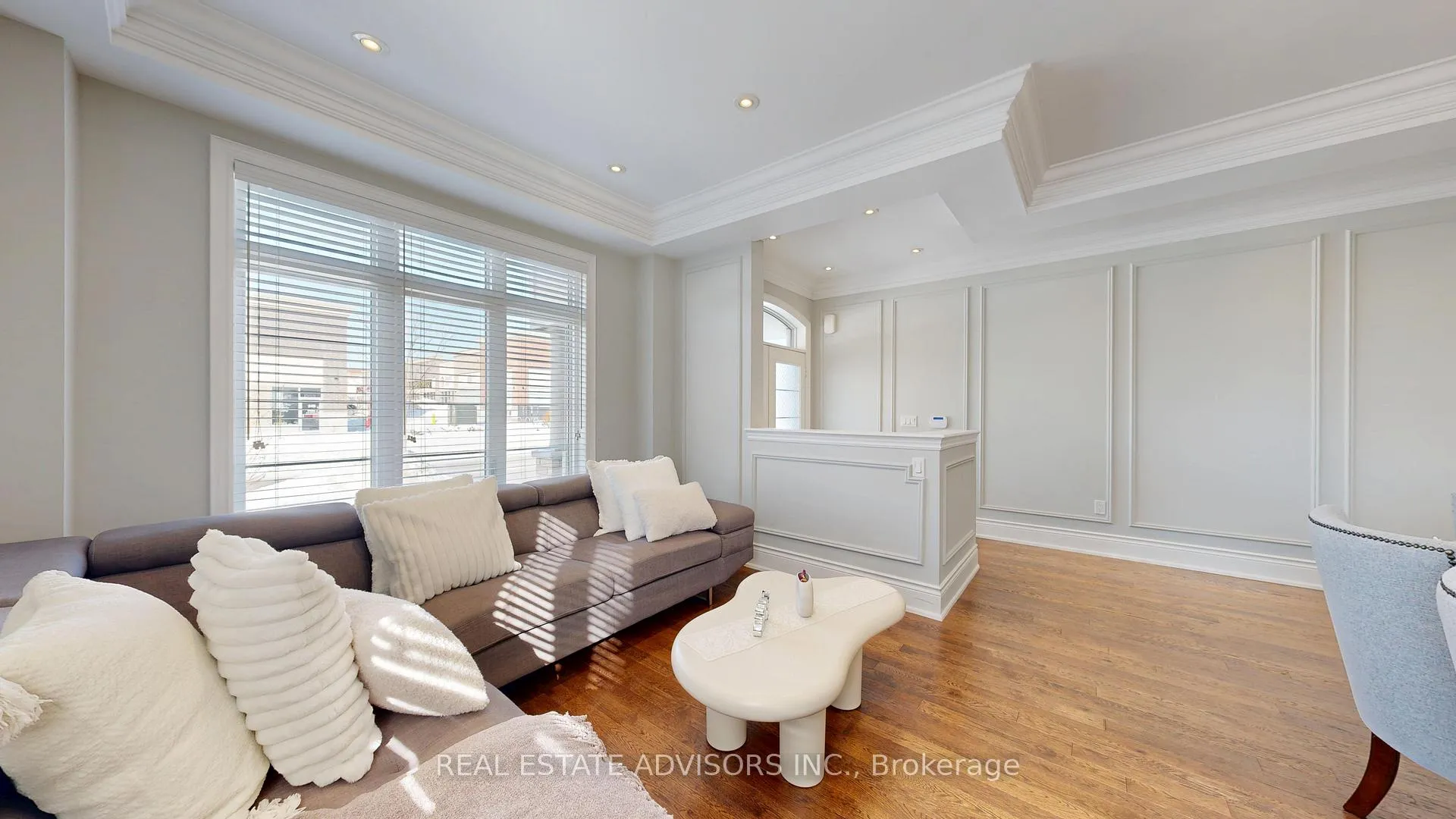Photo 9 of 129 Squire Ellis Drive, Brampton, Toronto Gore Rural Estate — HOMEH