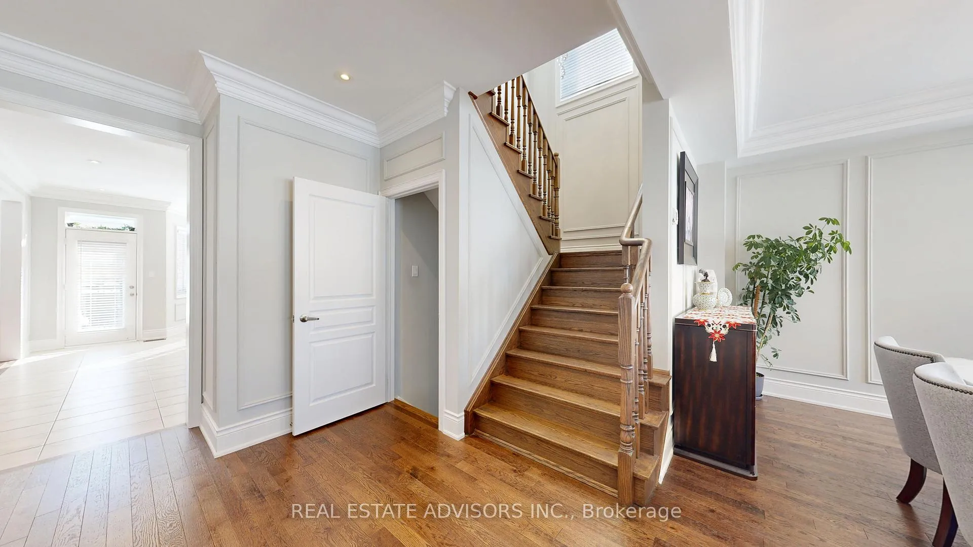Photo 12 of 129 Squire Ellis Drive, Brampton, Toronto Gore Rural Estate — HOMEH