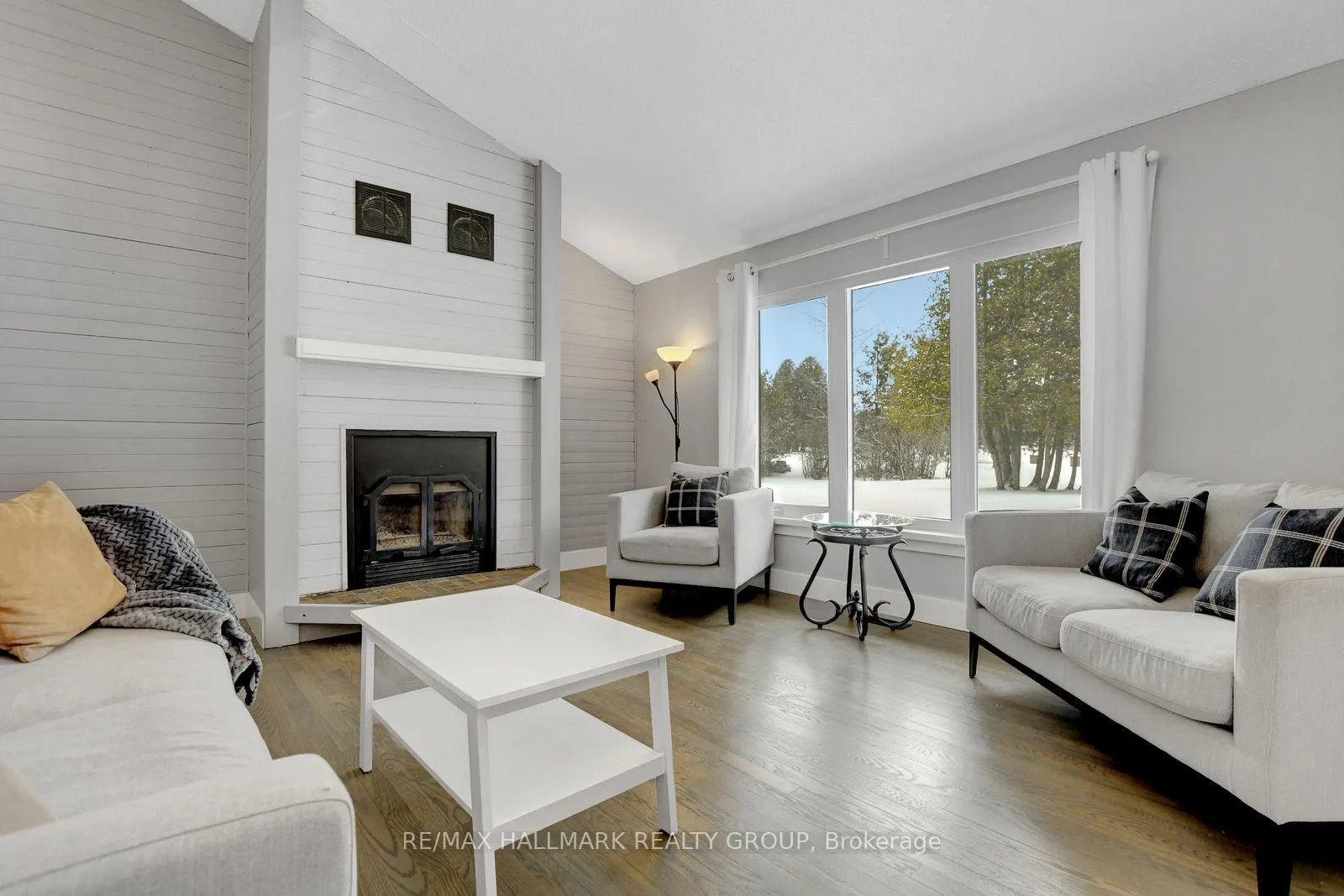 Photo 3 of 131 Delaney Drive, Ottawa, Huntley Ward (South West) — HOMEH