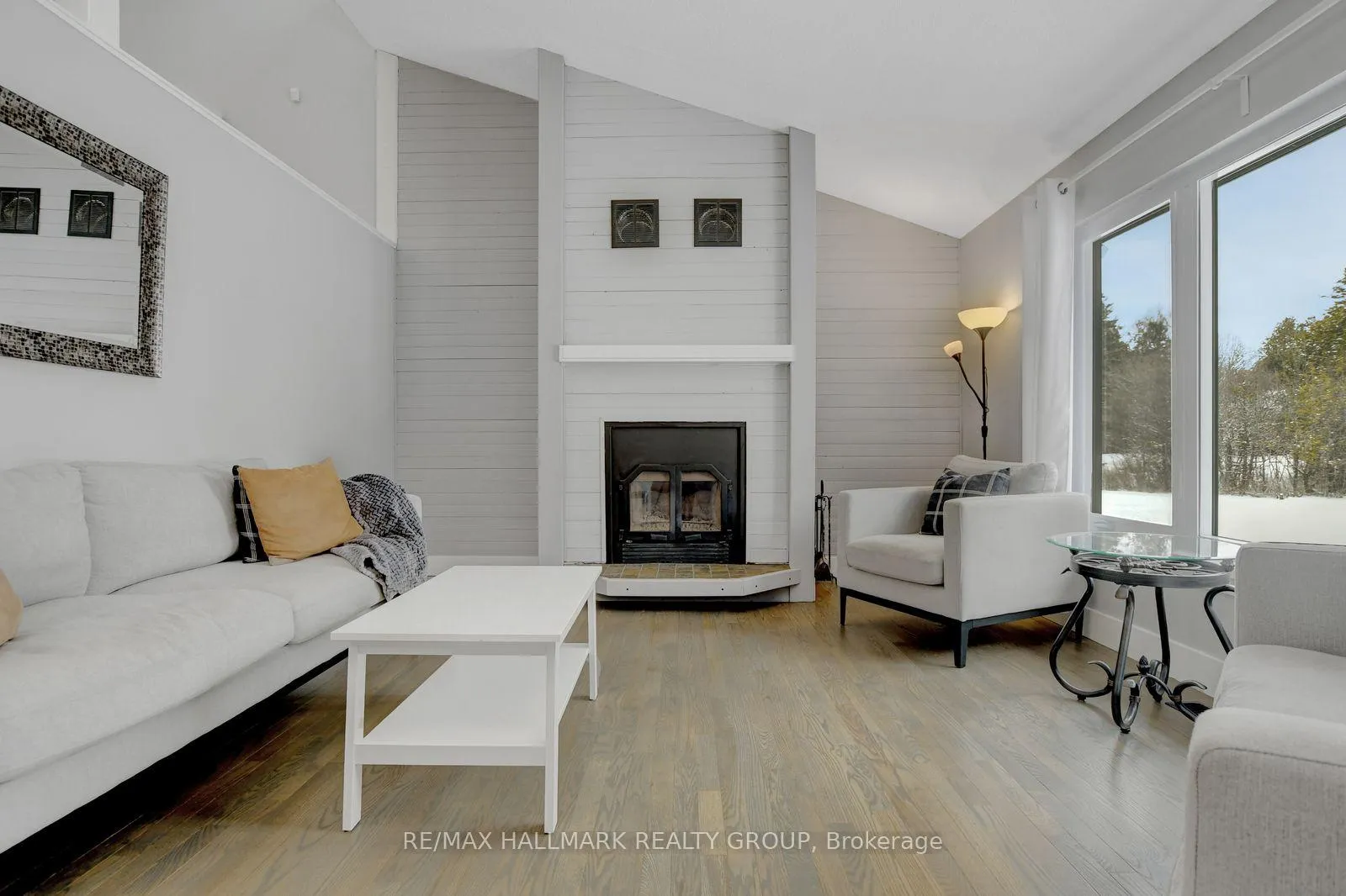 Photo 4 of 131 Delaney Drive, Ottawa, Huntley Ward (South West) — HOMEH