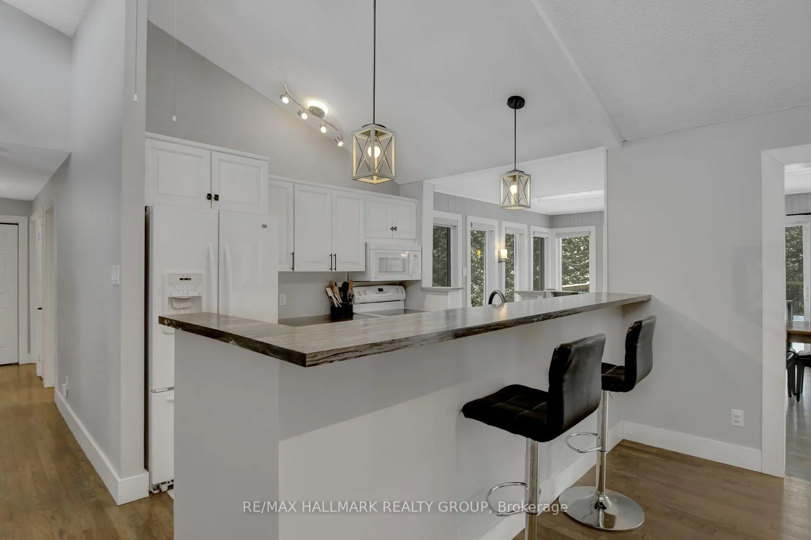 Photo 7 of 131 Delaney Drive, Ottawa, Huntley Ward (South West) — HOMEH
