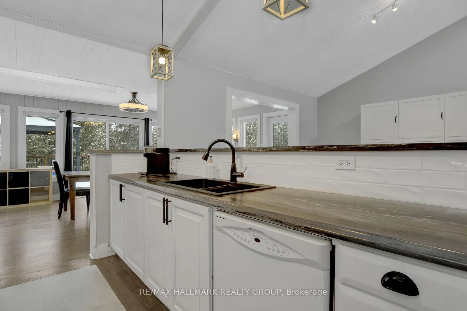 Photo 9 of 131 Delaney Drive, Ottawa, Huntley Ward (South West) — HOMEH
