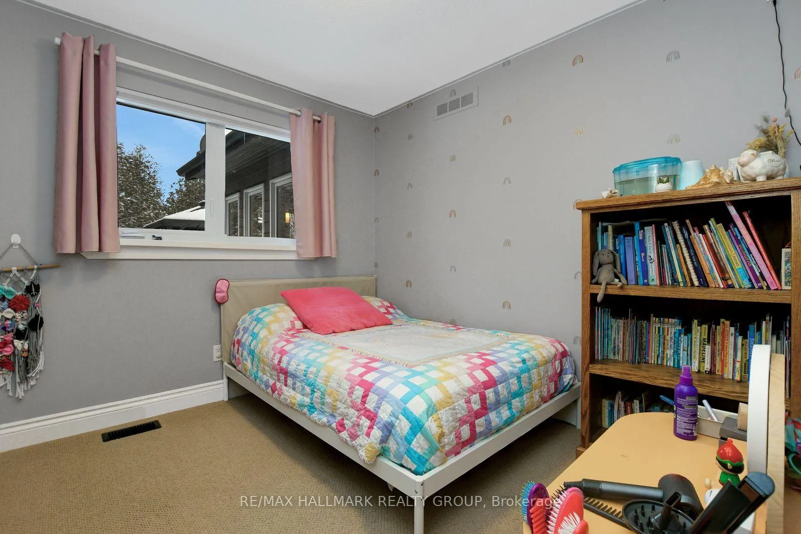 Photo 24 of 131 Delaney Drive, Ottawa, Huntley Ward (South West) — HOMEH