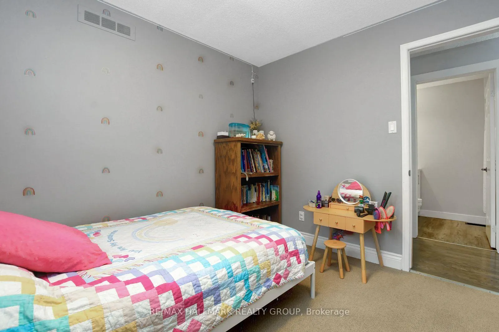 Photo 25 of 131 Delaney Drive, Ottawa, Huntley Ward (South West) — HOMEH