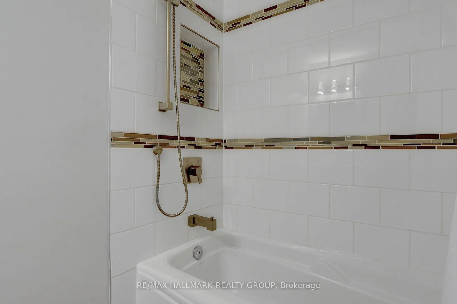 Photo 27 of 131 Delaney Drive, Ottawa, Huntley Ward (South West) — HOMEH