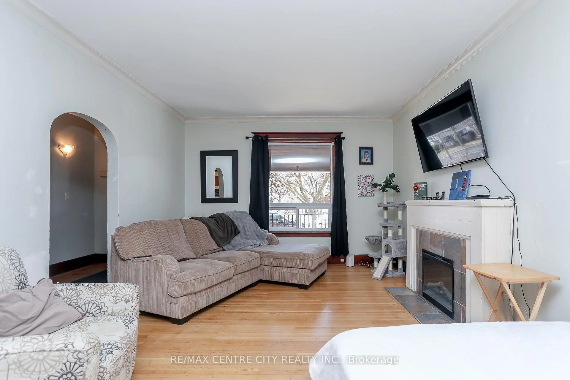 Photo 4 of 15 Wilson Avenue, St. Thomas — HOMEH