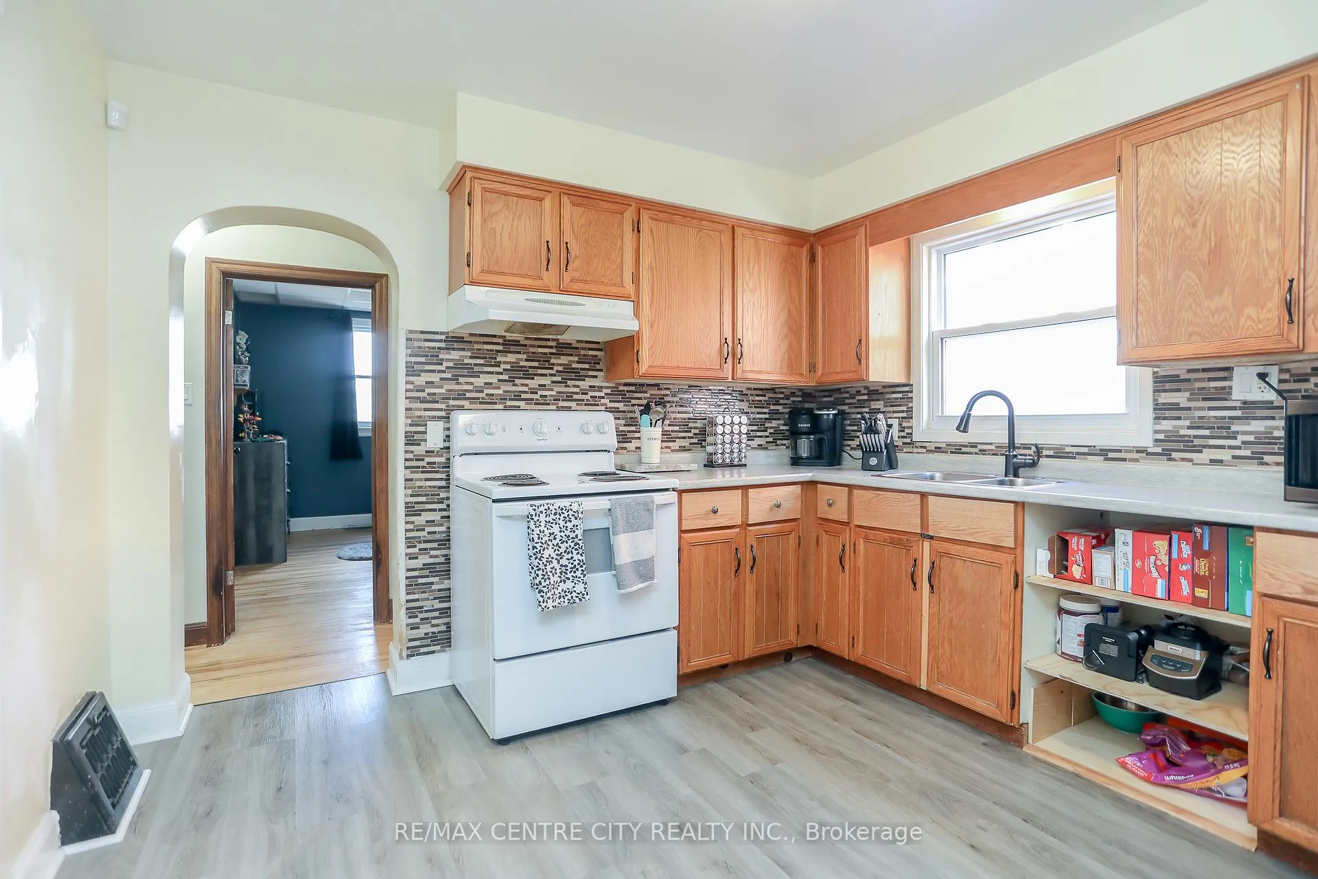 Photo 7 of 15 Wilson Avenue, St. Thomas — HOMEH